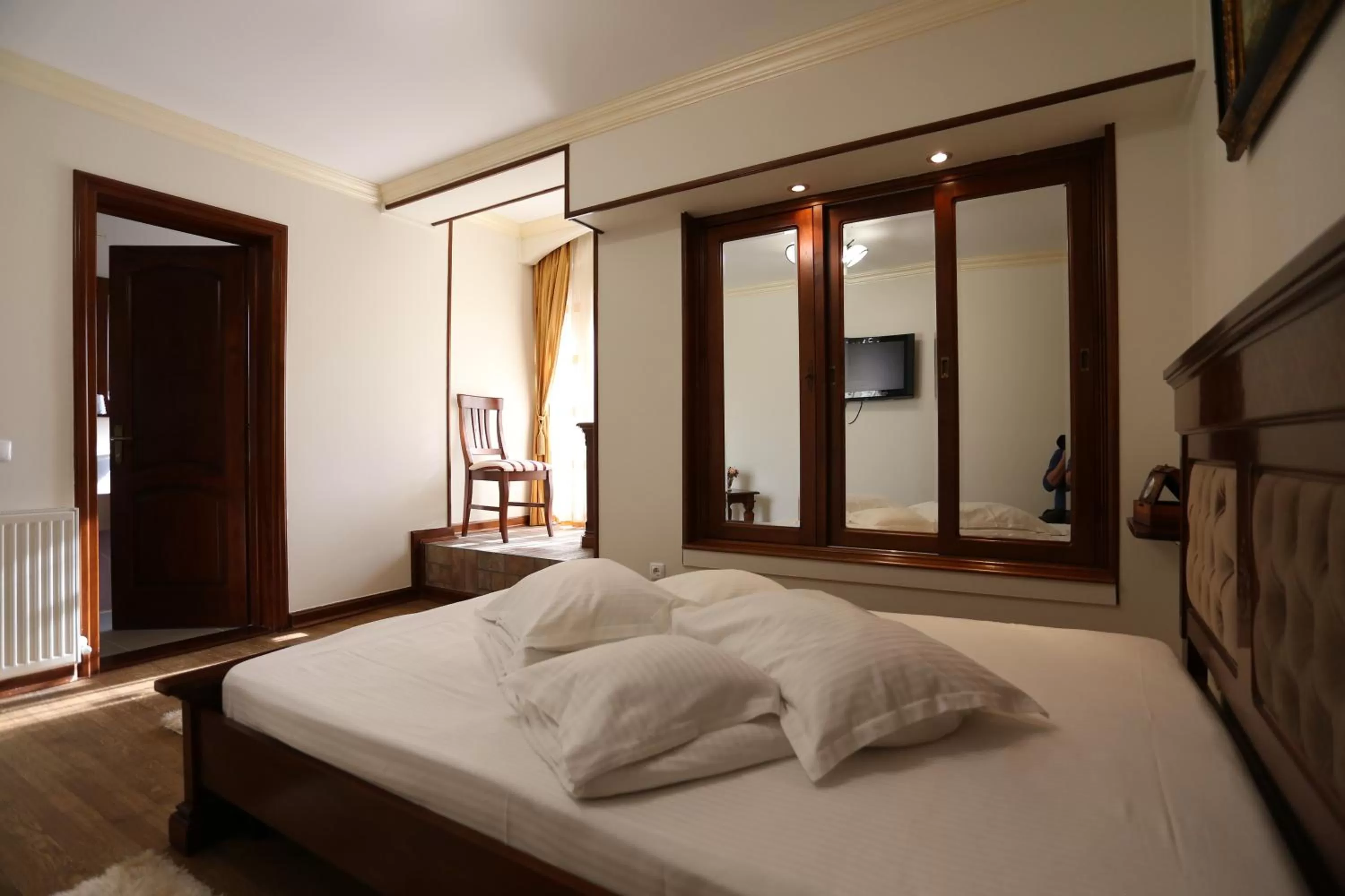 Bed in Pensiunea Trei Pini