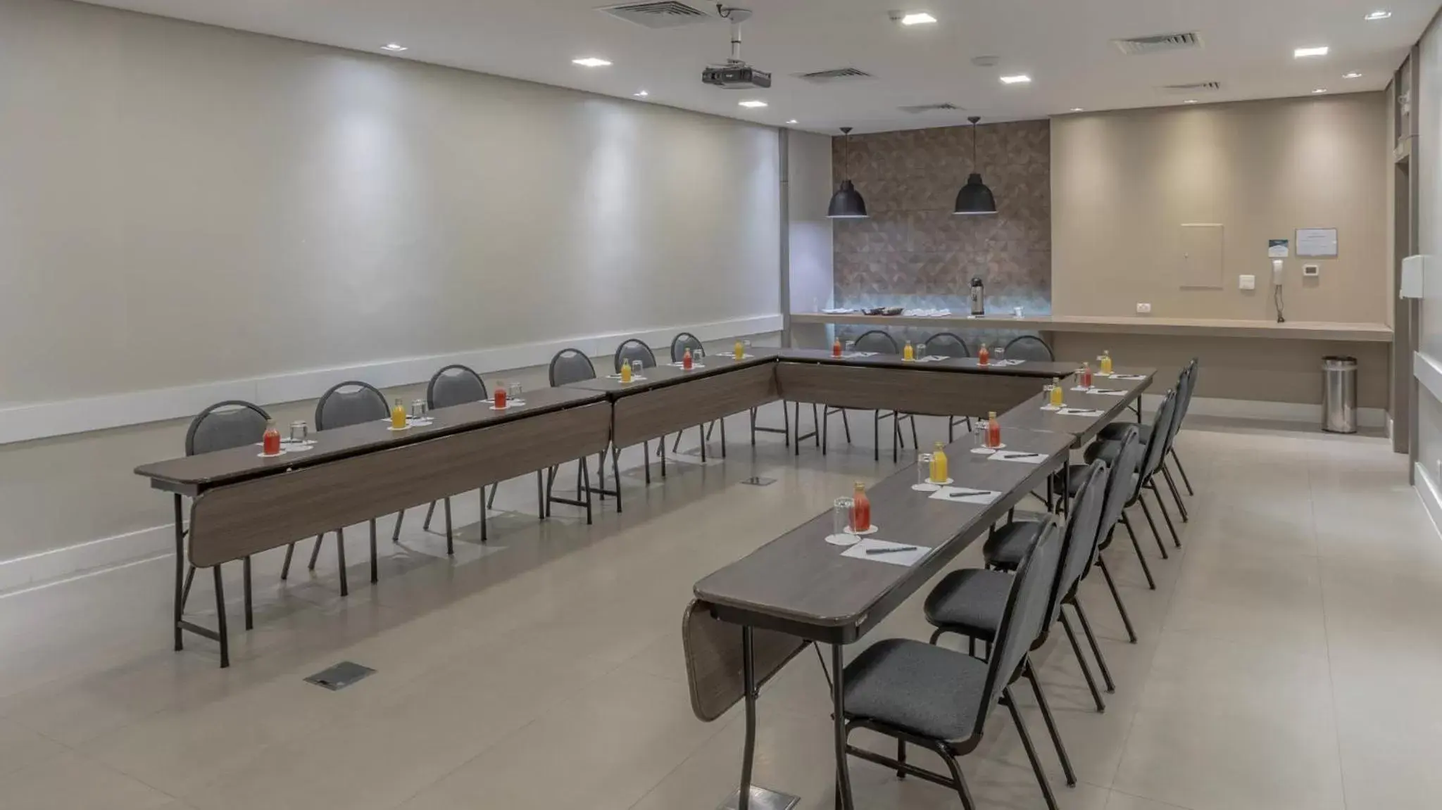 Meeting/conference room in Hotel Deville Prime Cuiabá