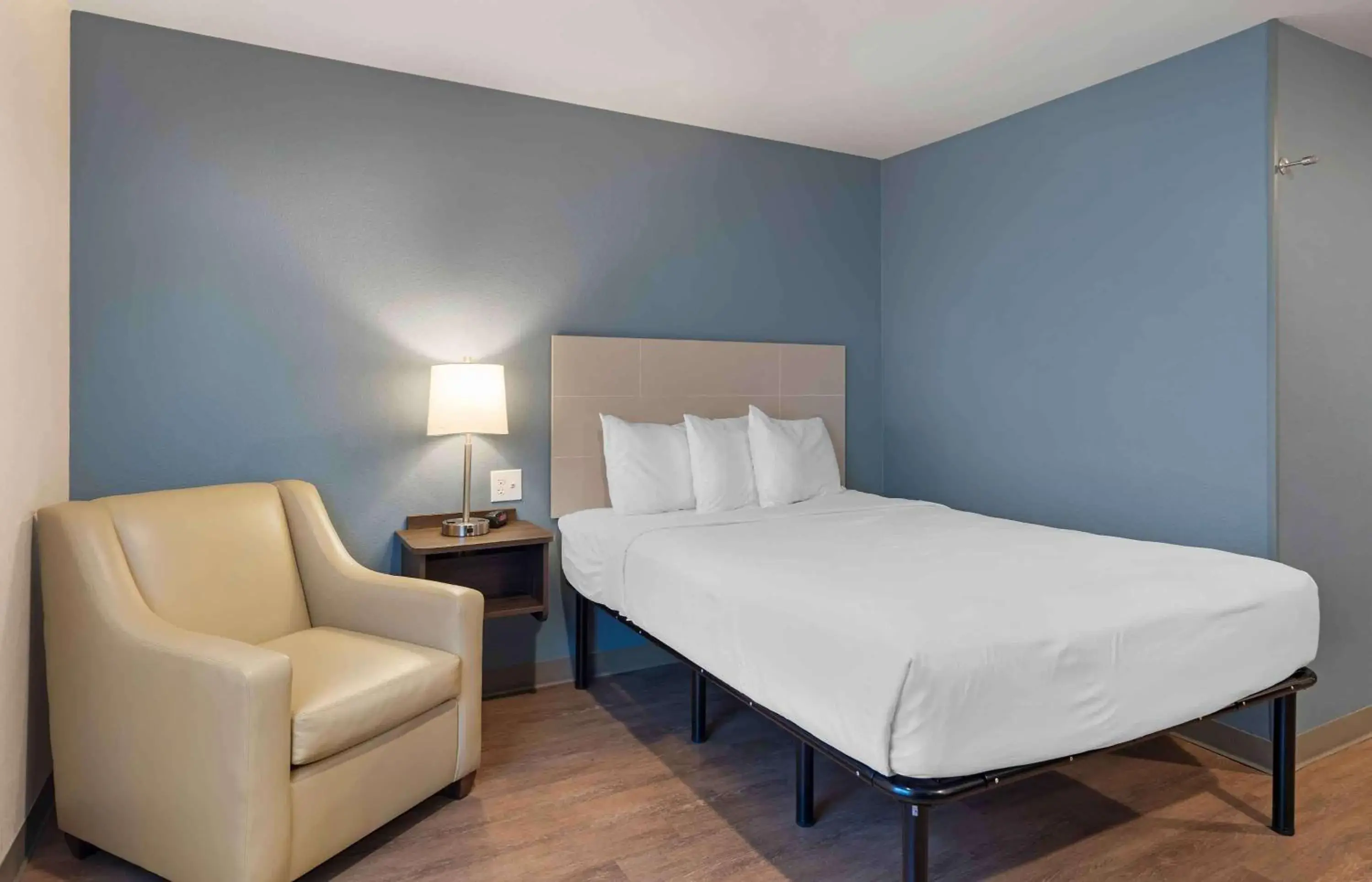 Bedroom, Bed in Extended Stay America Suites - Redlands