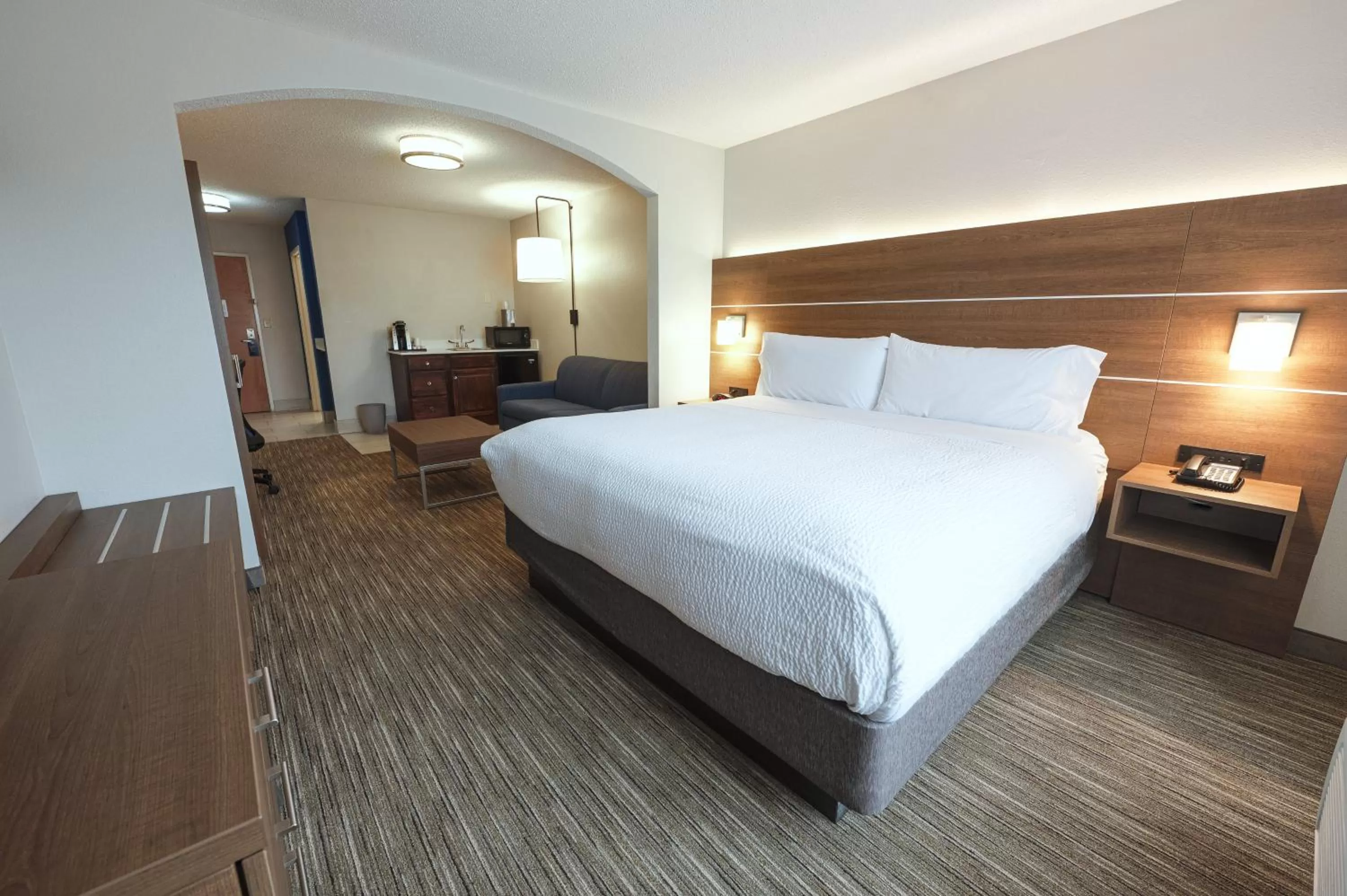 Photo of the whole room, Bed in Holiday Inn Express Hotel & Suites Goshen by IHG