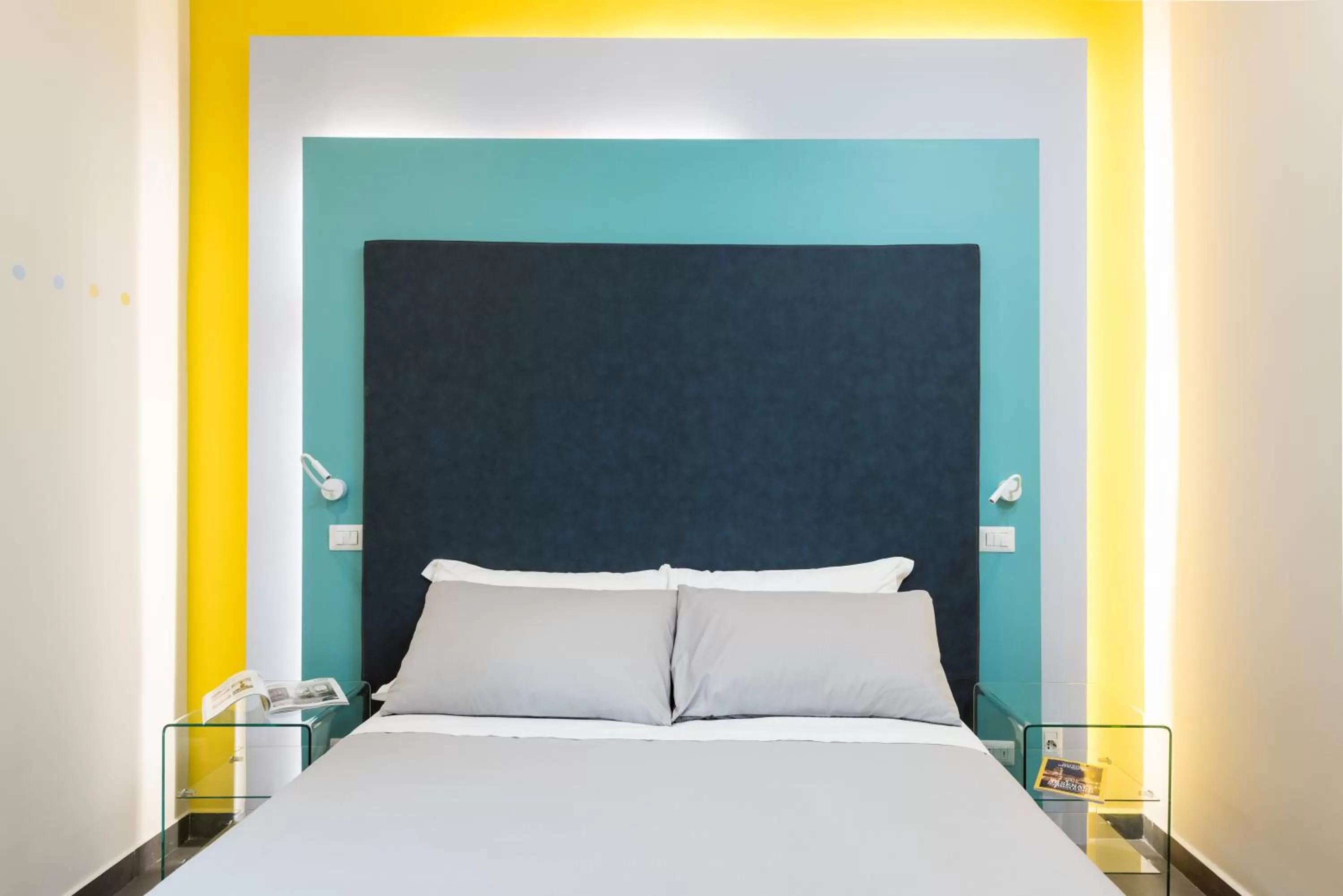 Bed in Circle in the Square