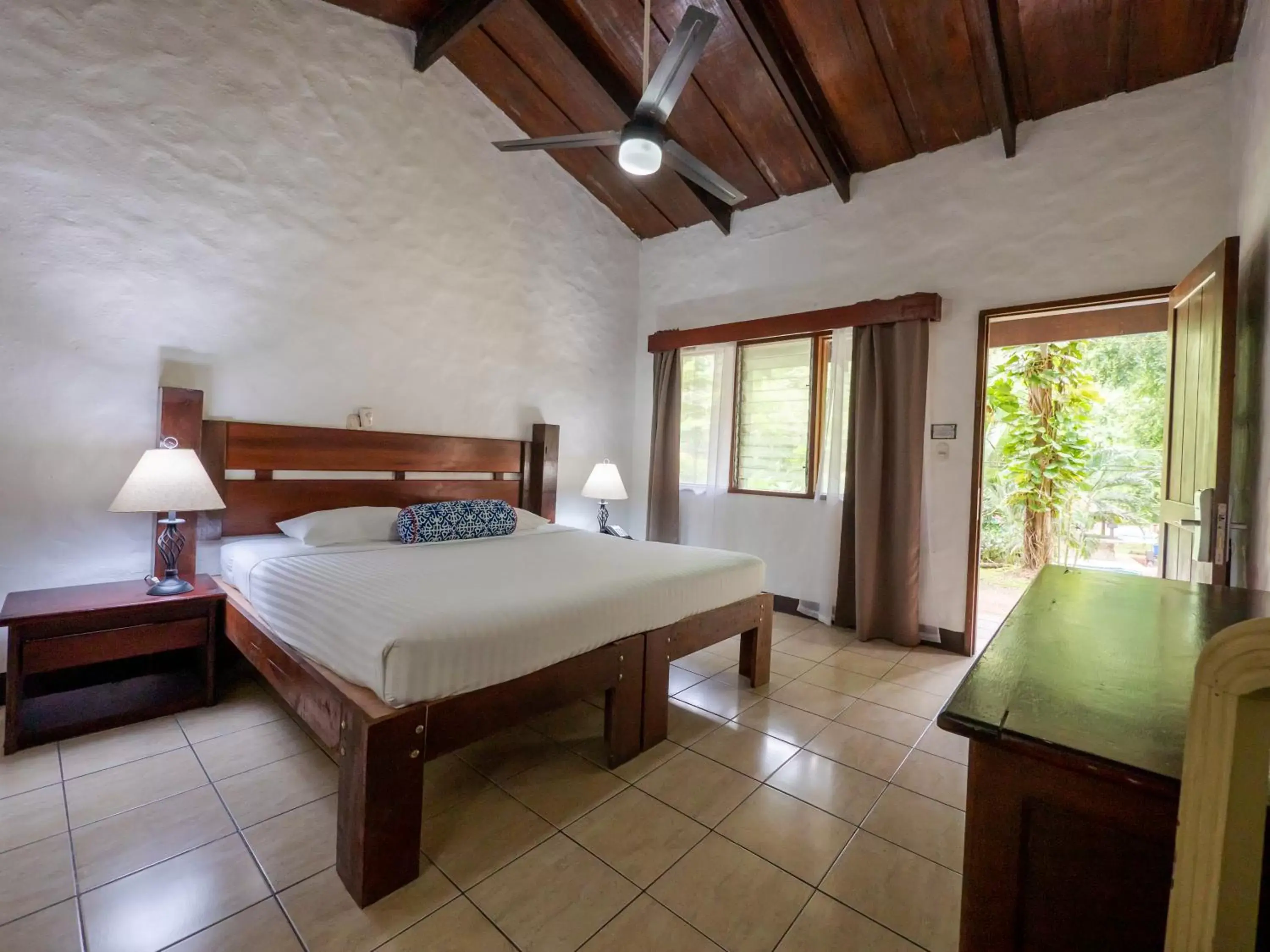 Photo of the whole room, Bed in Villa Lapas Jungle Village