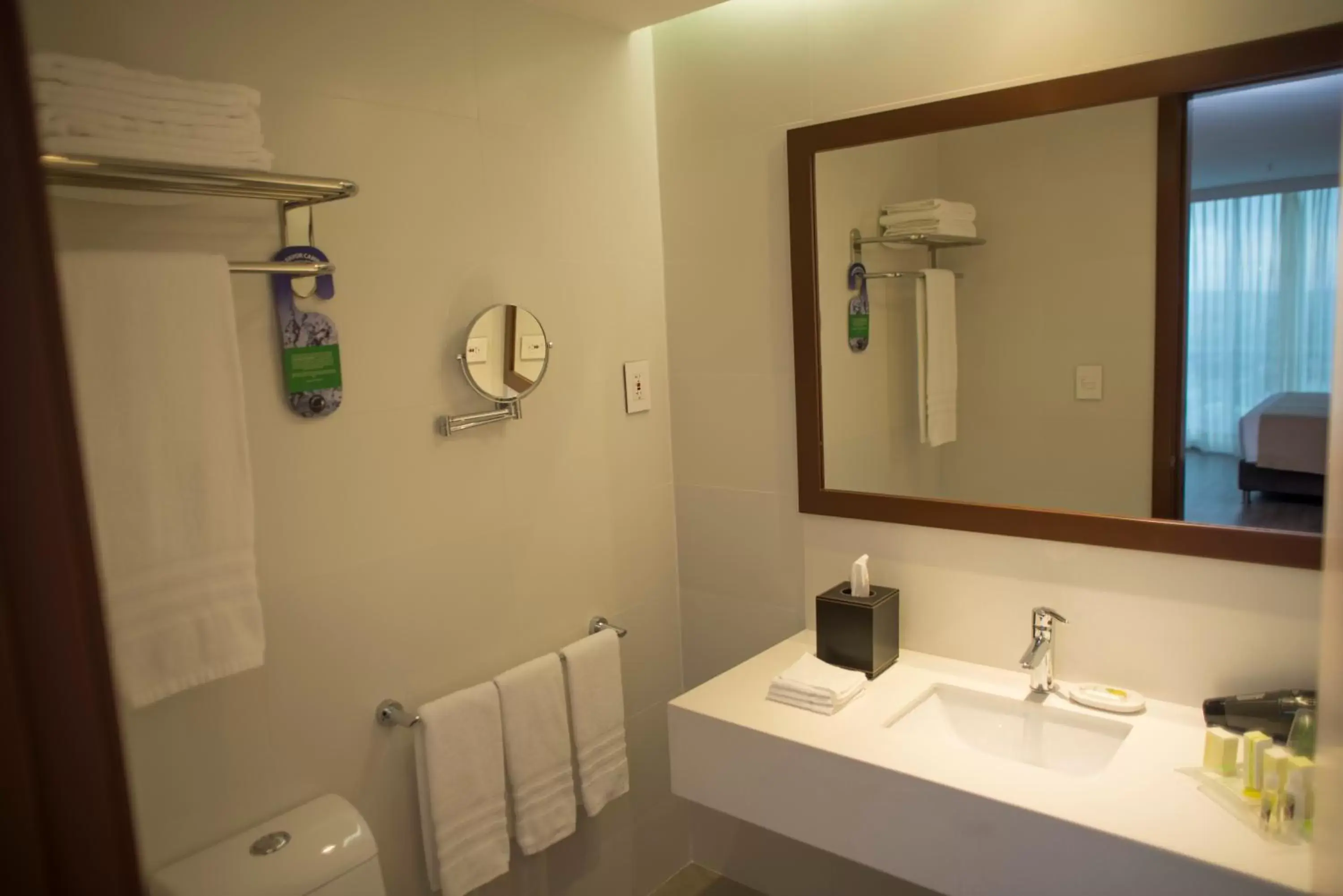Bathroom in Holiday Inn Cúcuta, an IHG Hotel