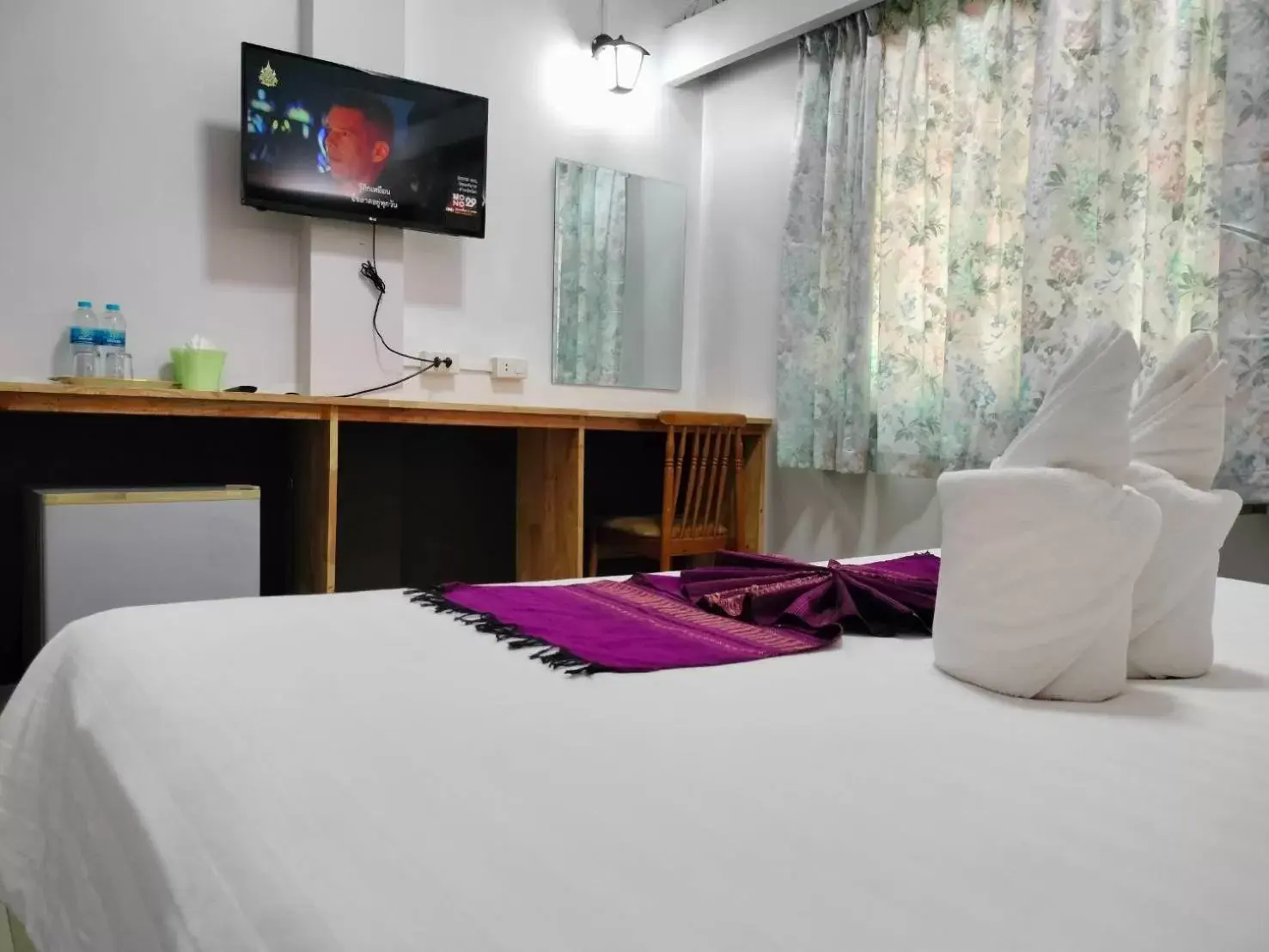 Bedroom, Bed in S2S Queen Trang Hotel