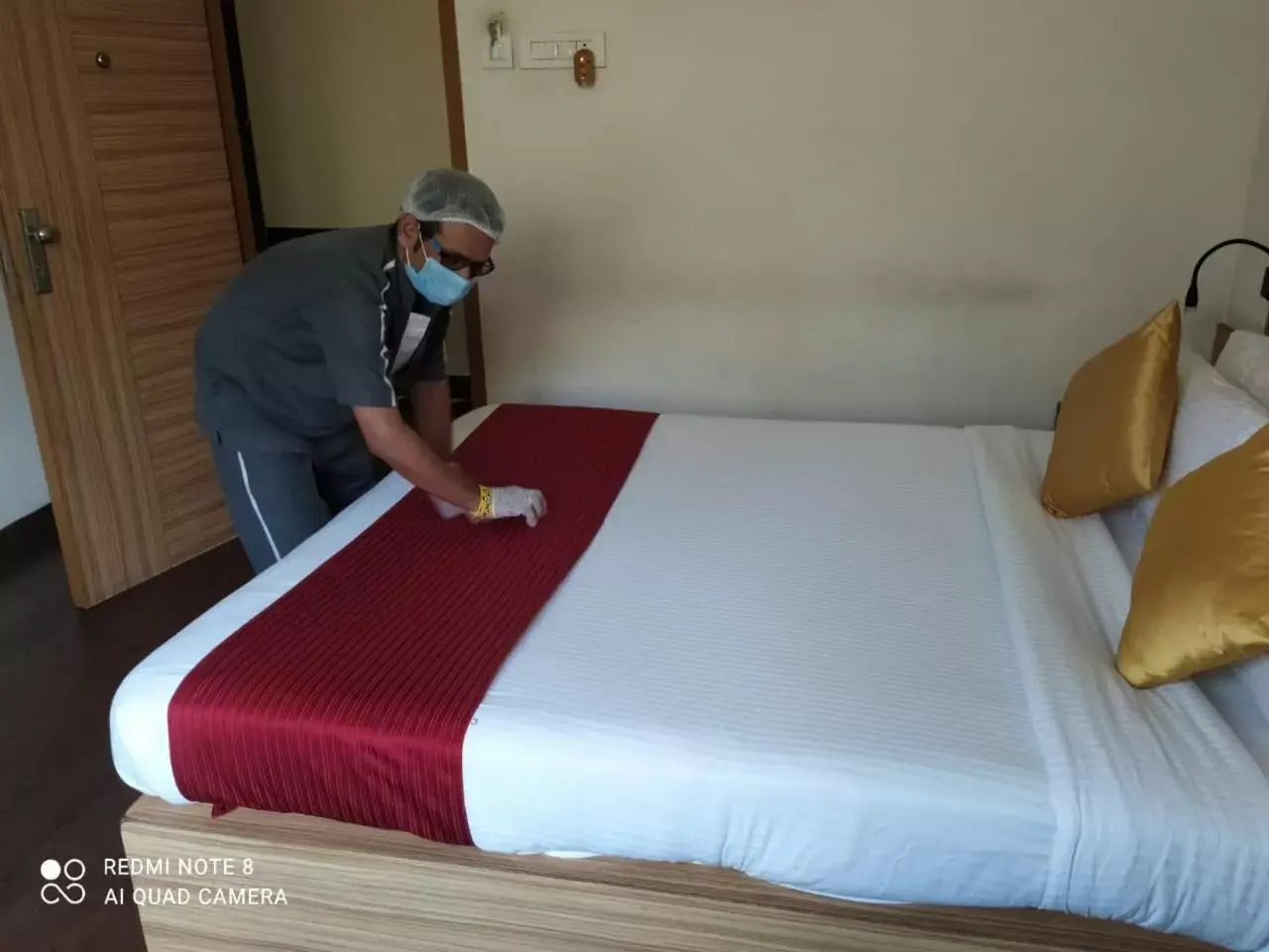 Bed in Hotel Plaza