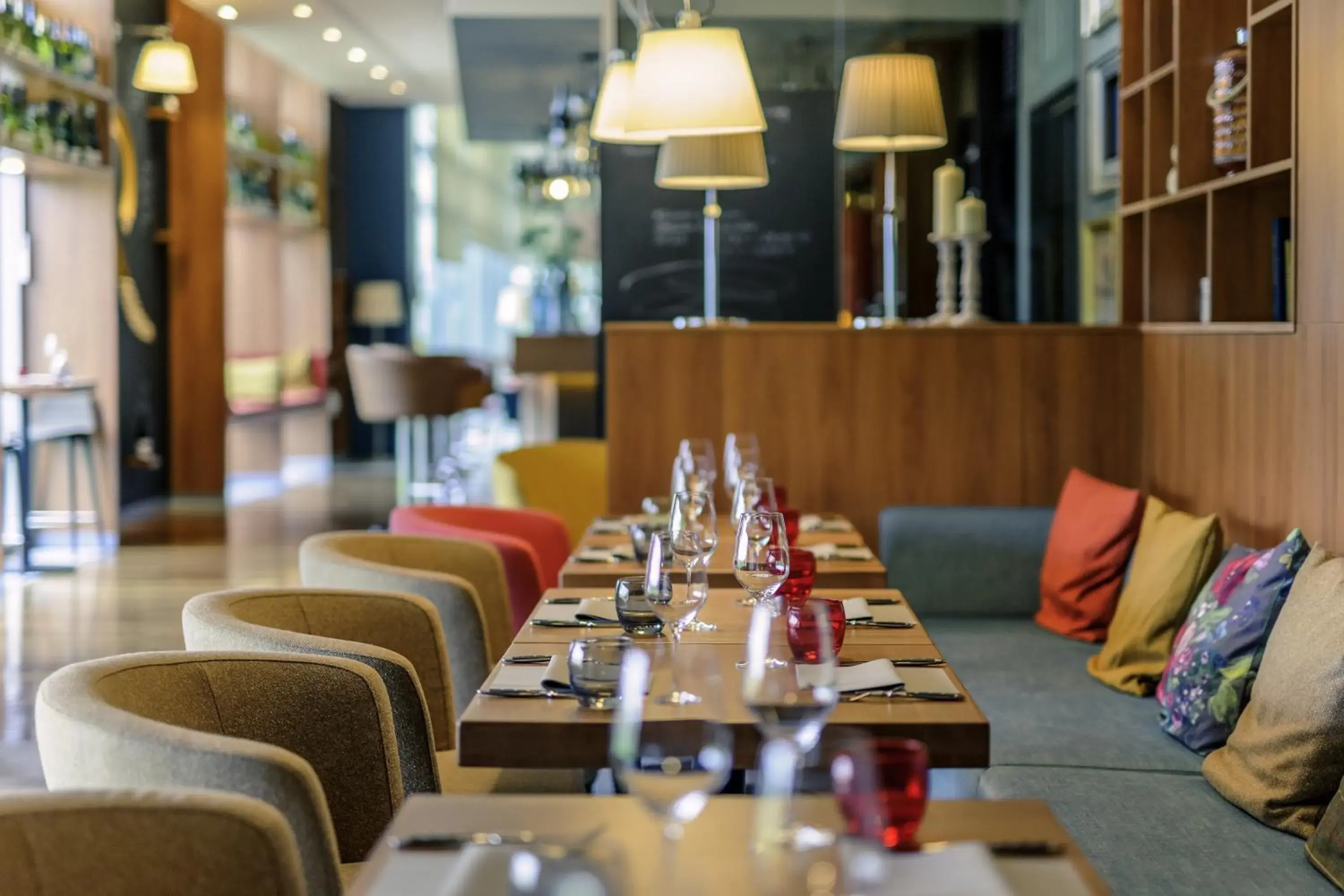 Restaurant/places to eat in Mercure Hotel Frankfurt Eschborn Helfmann-Park