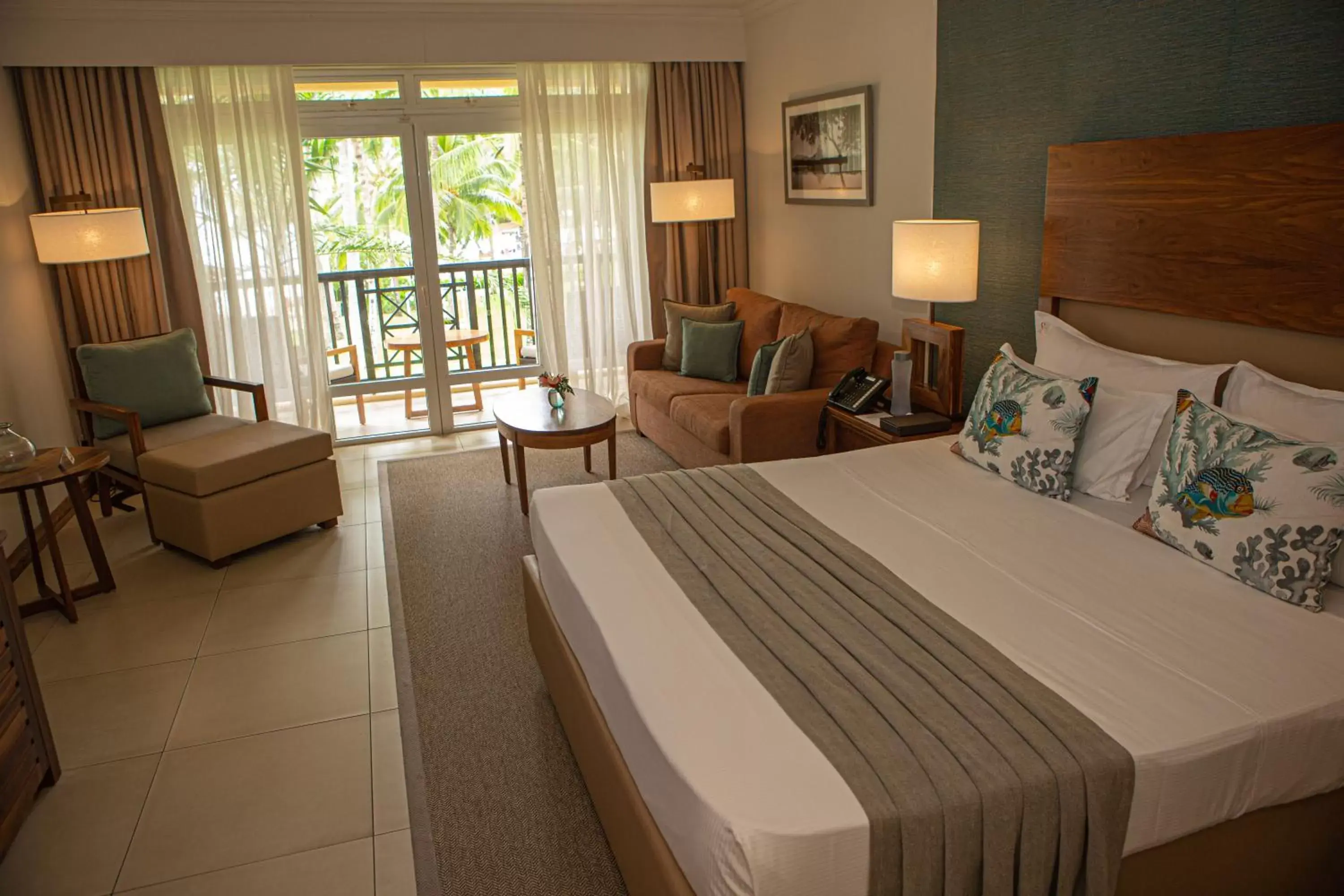 Property building, Bed in Sands Suites Resort & Spa