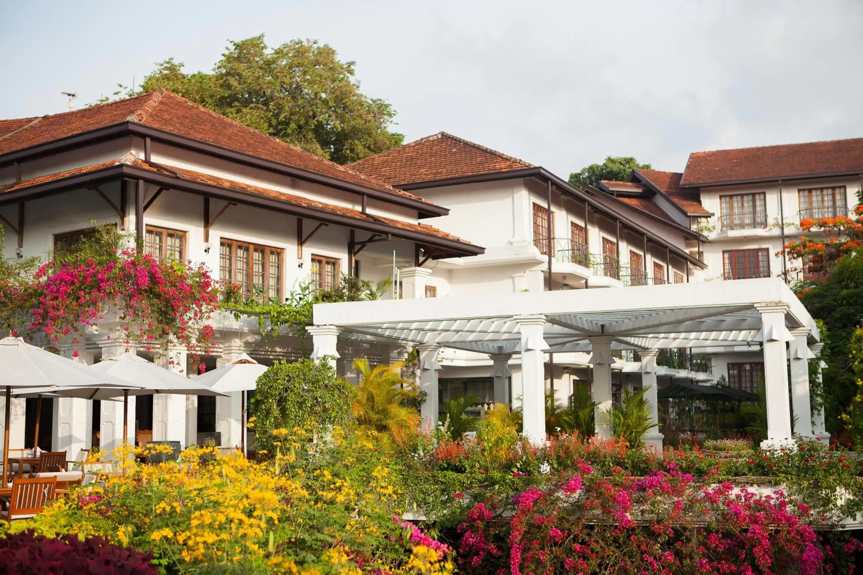 Facade/entrance, Property Building in Mahaweli Reach Hotel