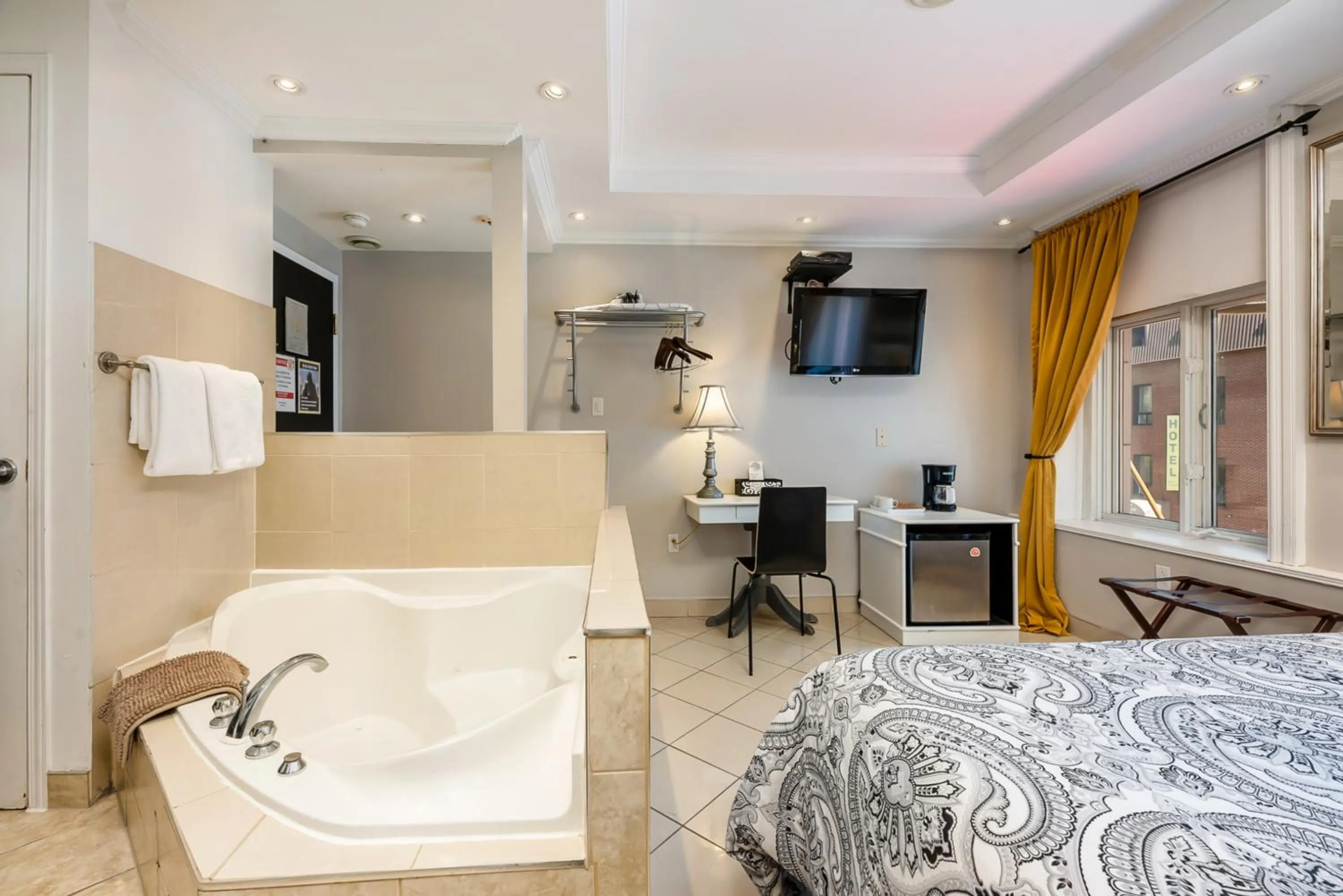 Bed in Samesun Montreal Hotel & Hostel