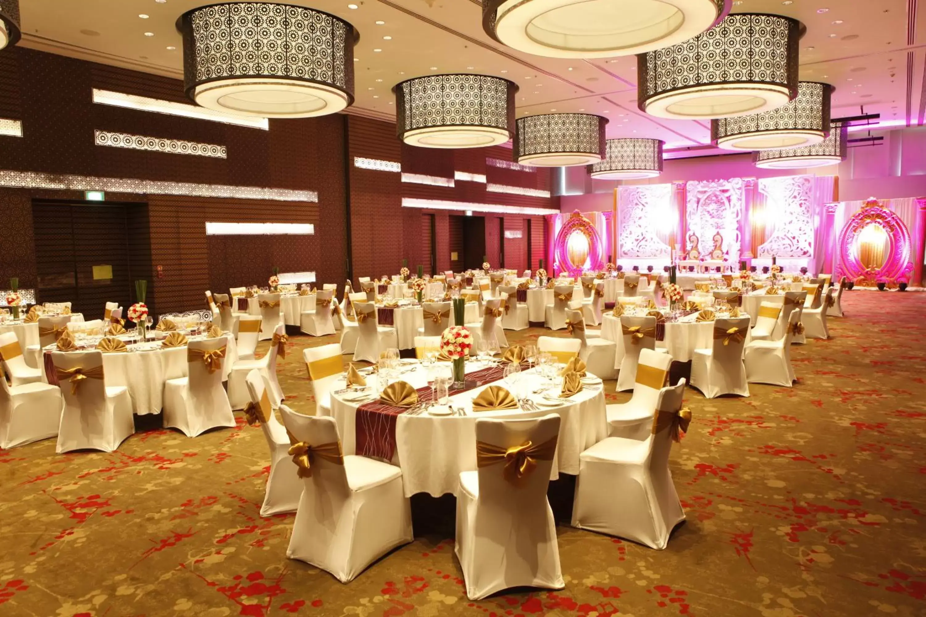 Banquet/Function facilities, Banquet Facilities in Novotel Pune Viman Nagar Road