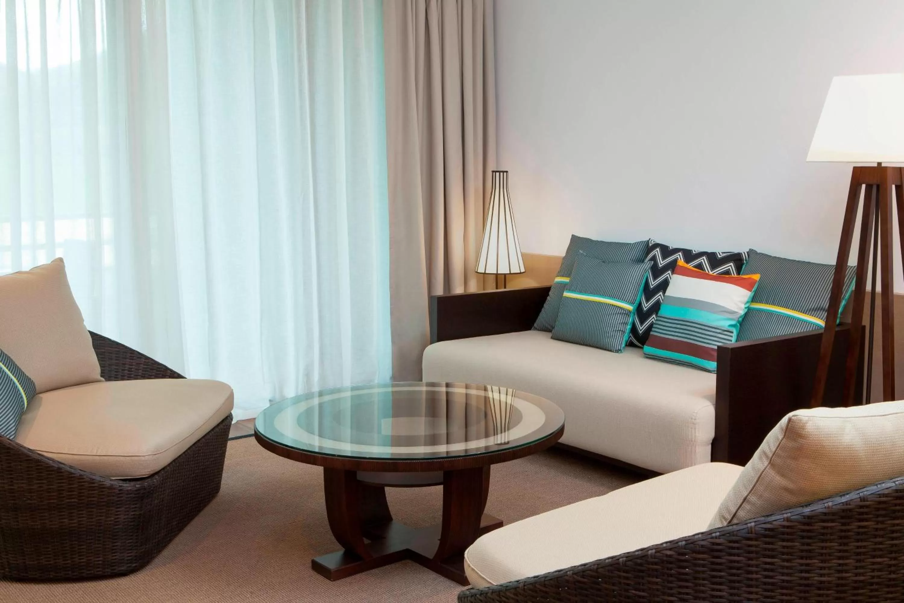 Lounge or bar in Sheraton New Caledonia Deva Spa & Golf Resort