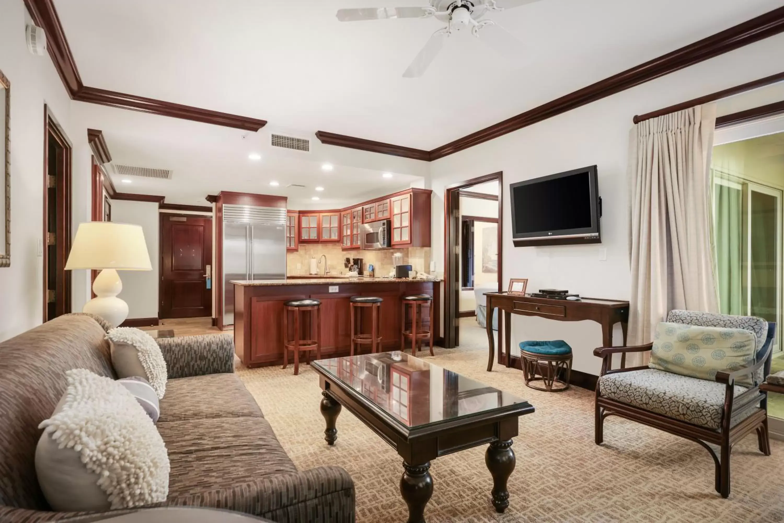 TV and multimedia, Seating Area in Waipouli Beach Resort & Spa Kauai By Outrigger