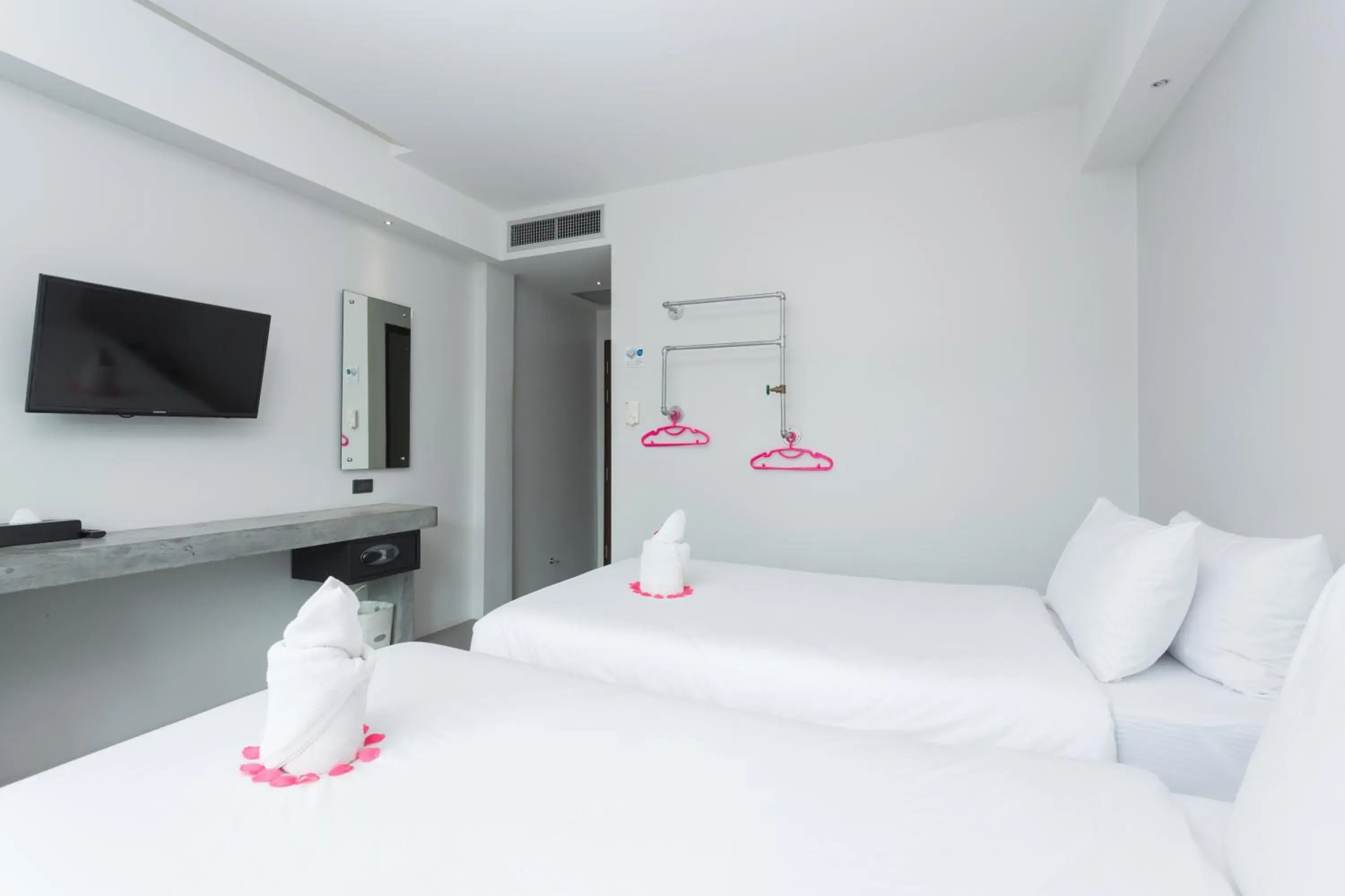 Photo of the whole room, Bed in Riverside Hotel Photo of the whole room, Bed in Riverside Hotel