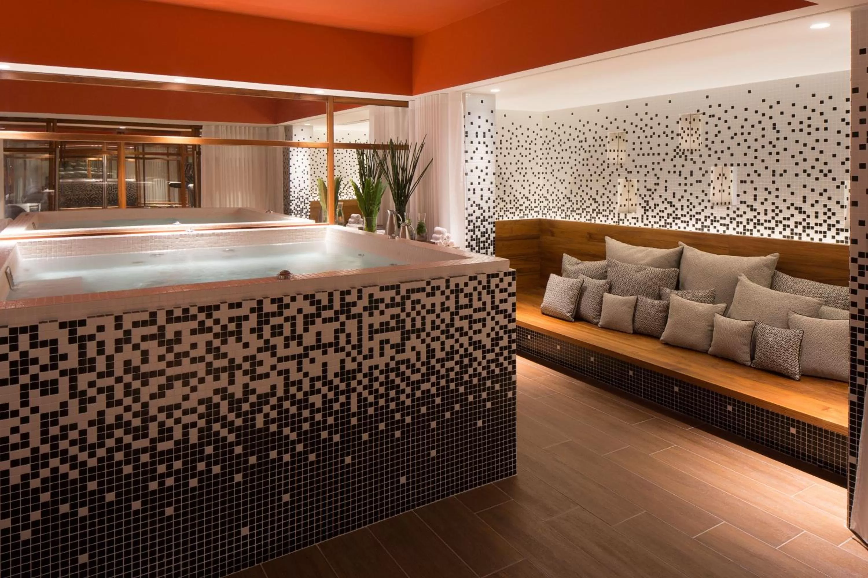 Spa and wellness centre/facilities in Renaissance Paris Republique Hotel & Spa