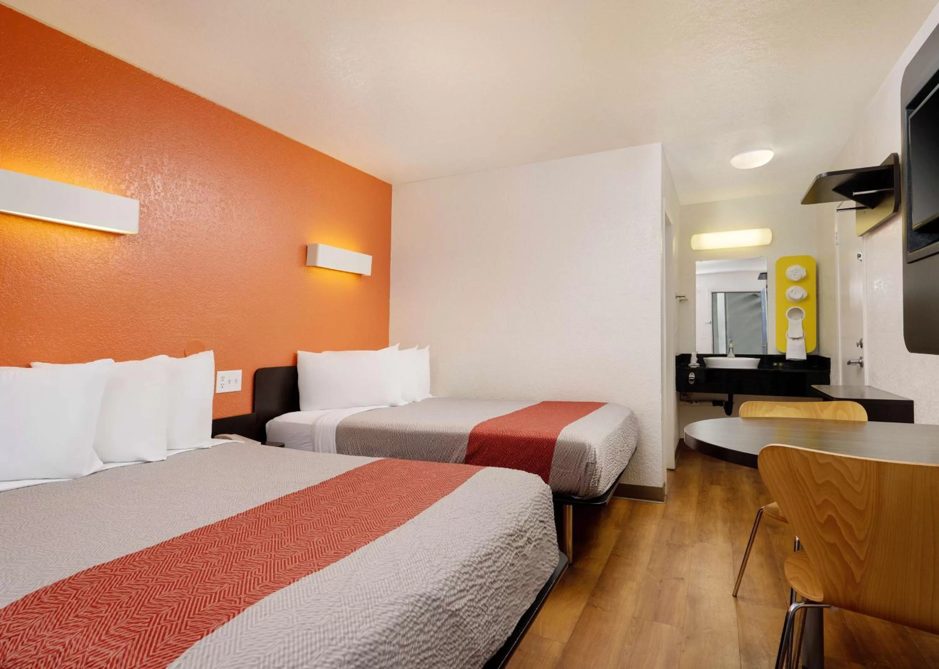 Photo of the whole room, Bed in Motel 6-Camarillo, CA