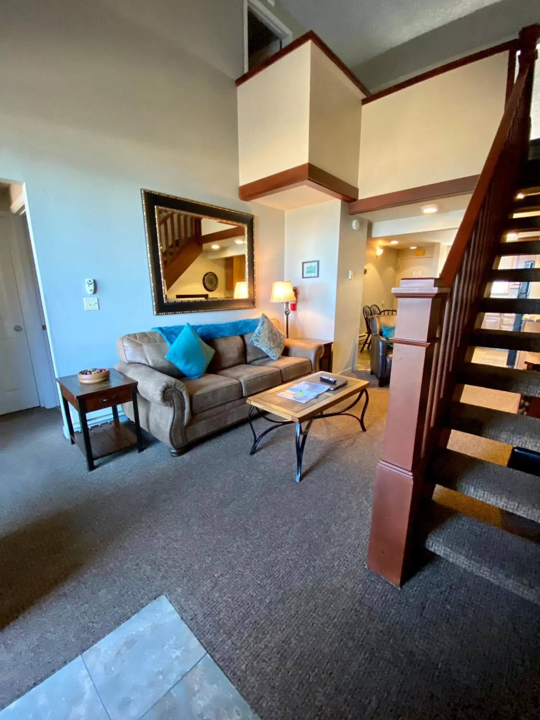 Living room, Seating Area in Tahoe Lakeshore Lodge & Spa