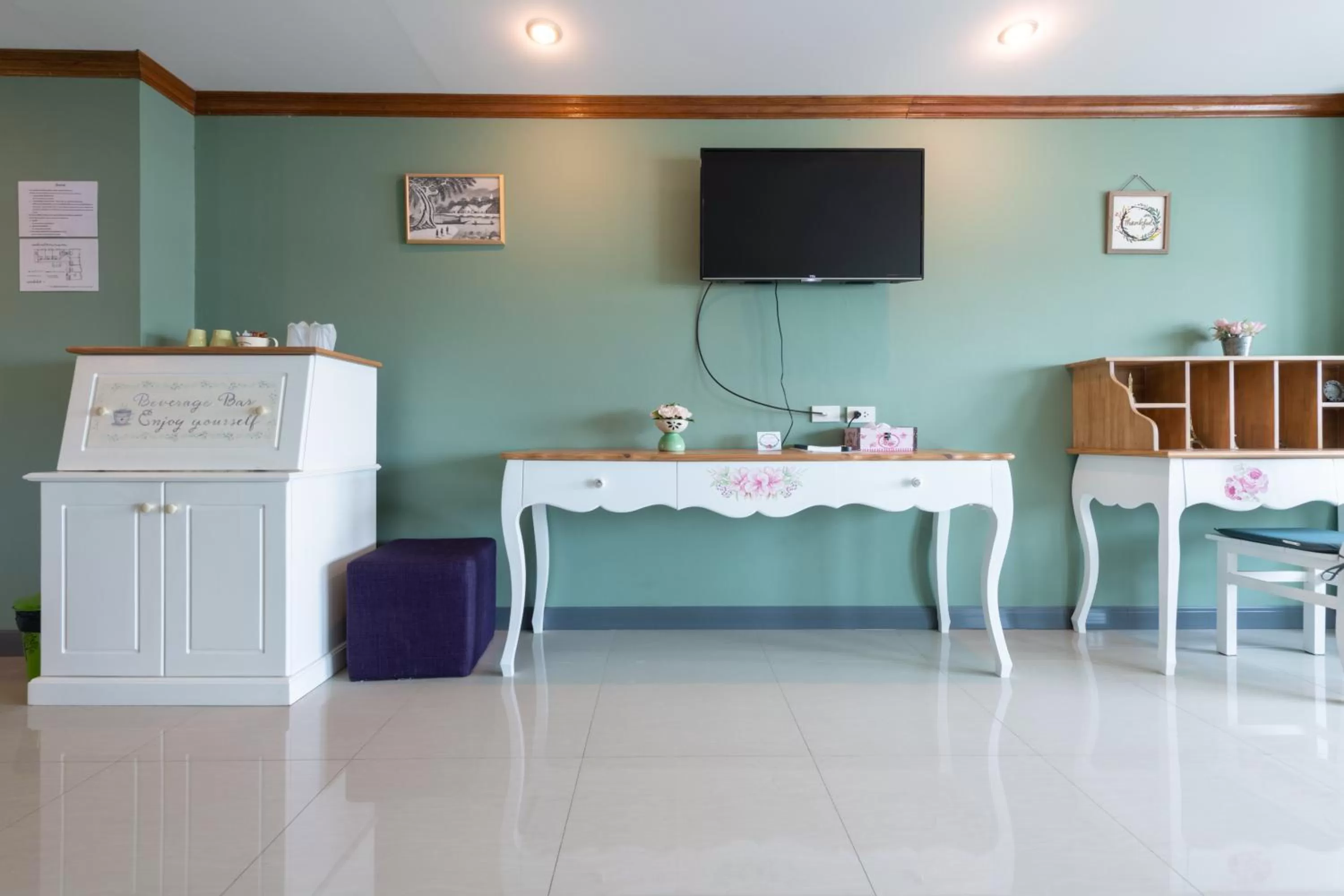 TV and multimedia in The Lilly Hotel