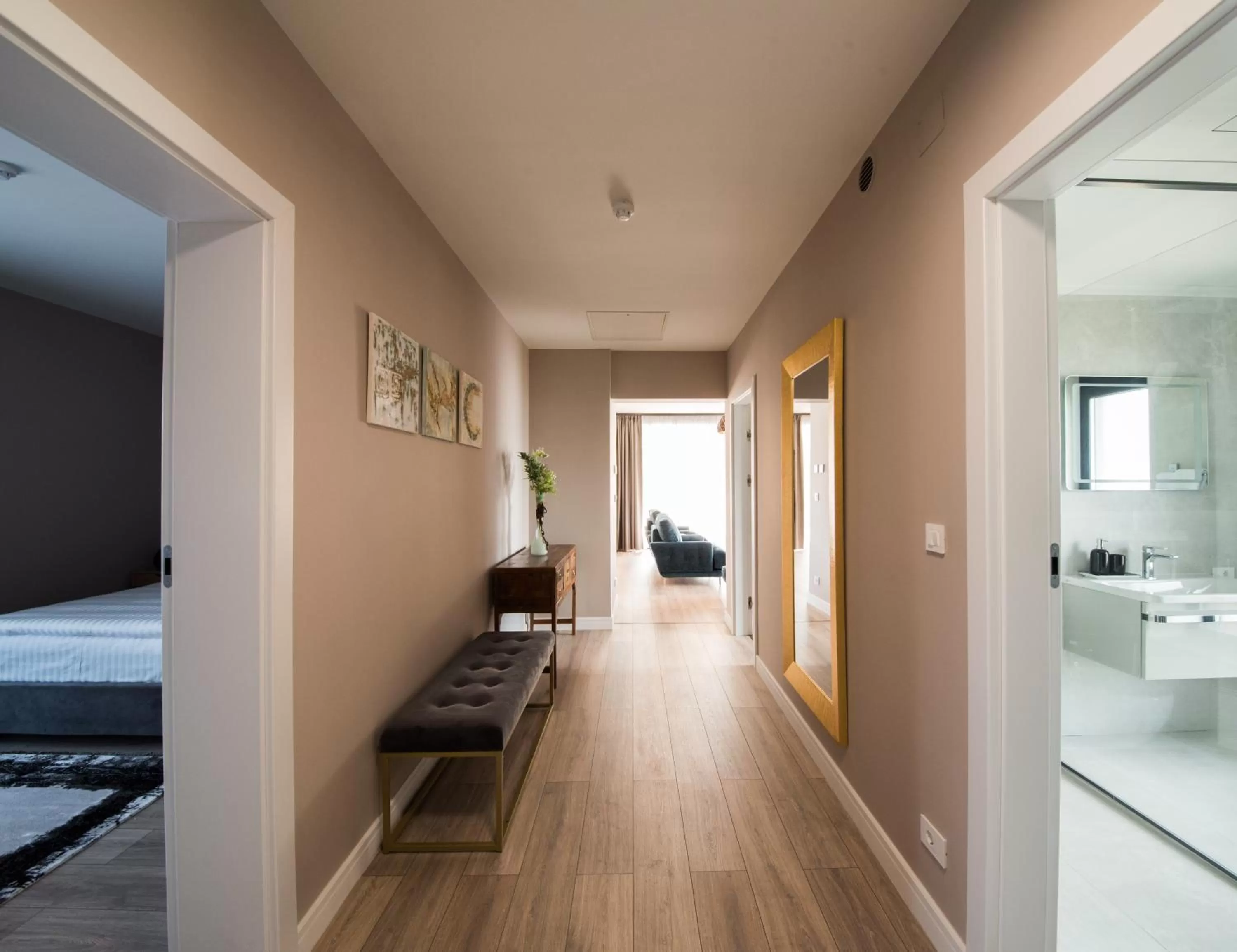Bathroom, Bed in Biador Apartments
