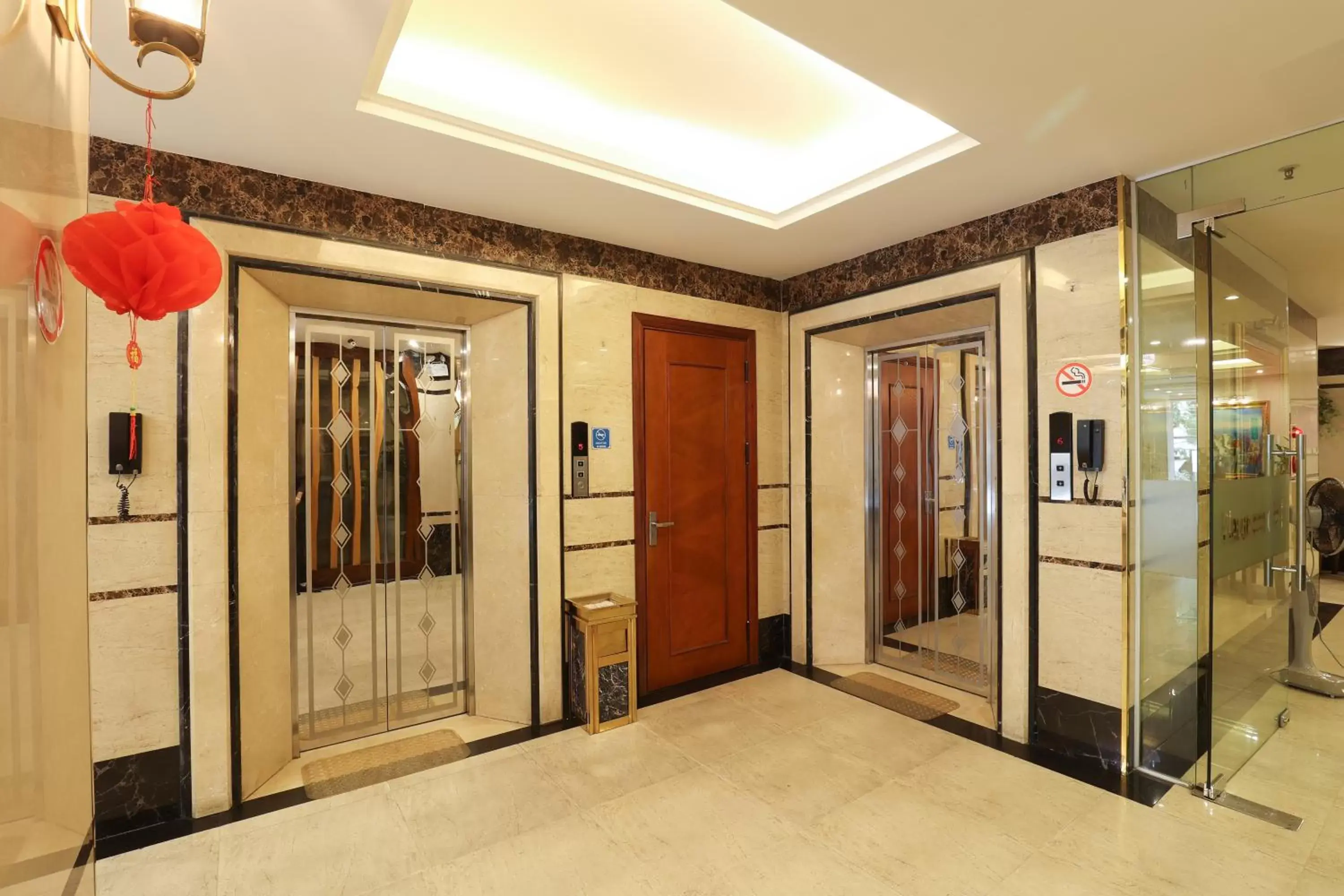 elevator in Gallant Hotel