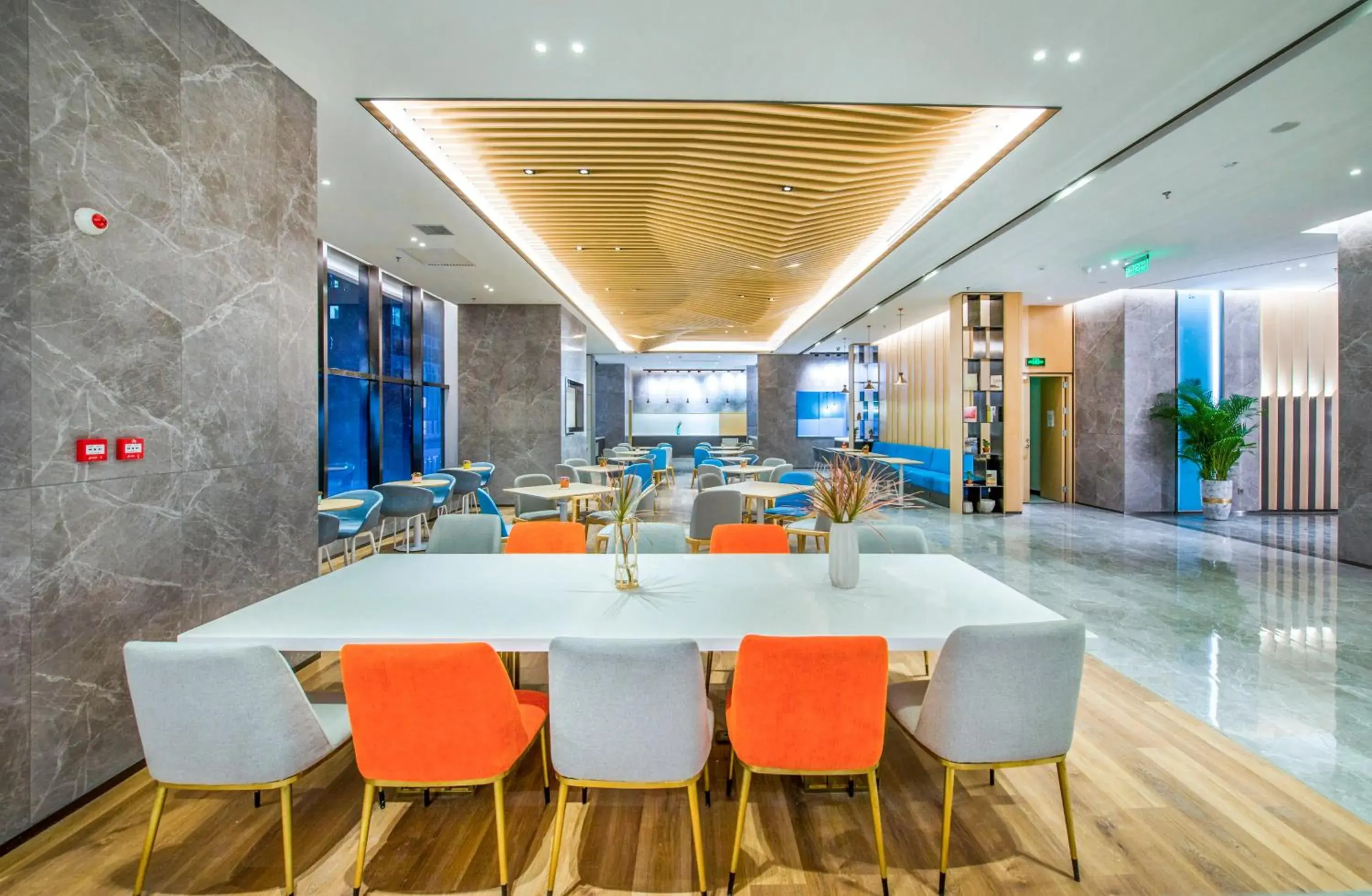 Restaurant/places to eat in Holiday Inn Express Foshan Beijiao, an IHG Hotel