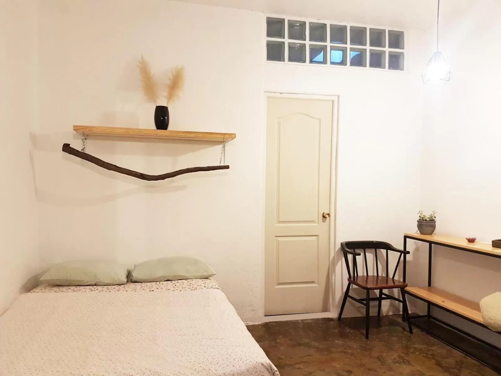 Bed in Hostal Hoja Santa