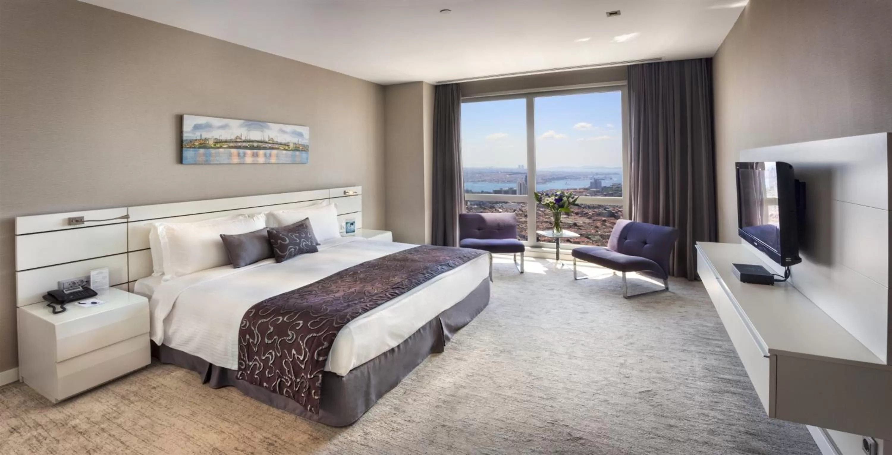 TV and multimedia, Bed in Fraser Place Anthill Istanbul