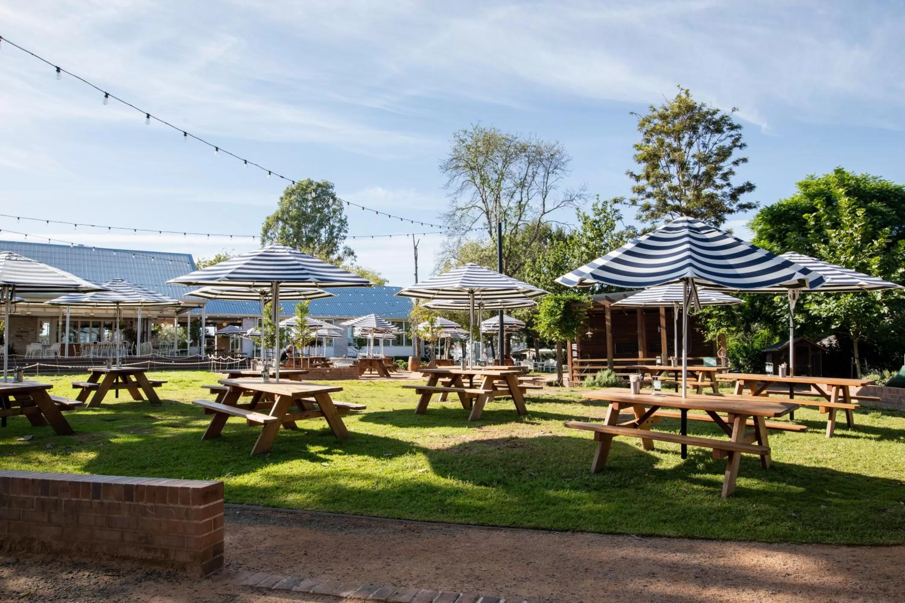 Restaurant/places to eat in Camden Valley Inn