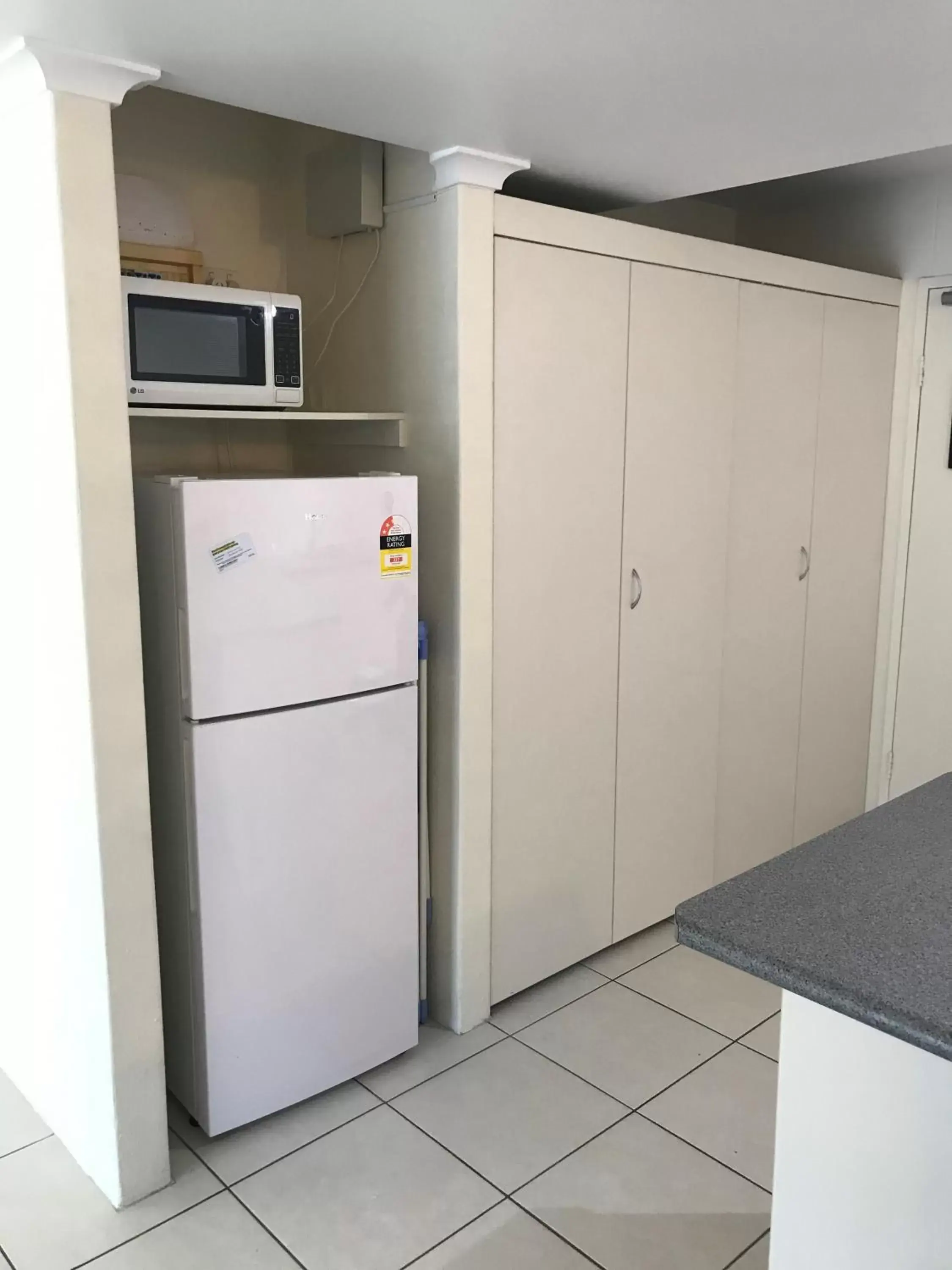 Kitchen or kitchenette, Kitchen/Kitchenette in Reef Gateway Apartments