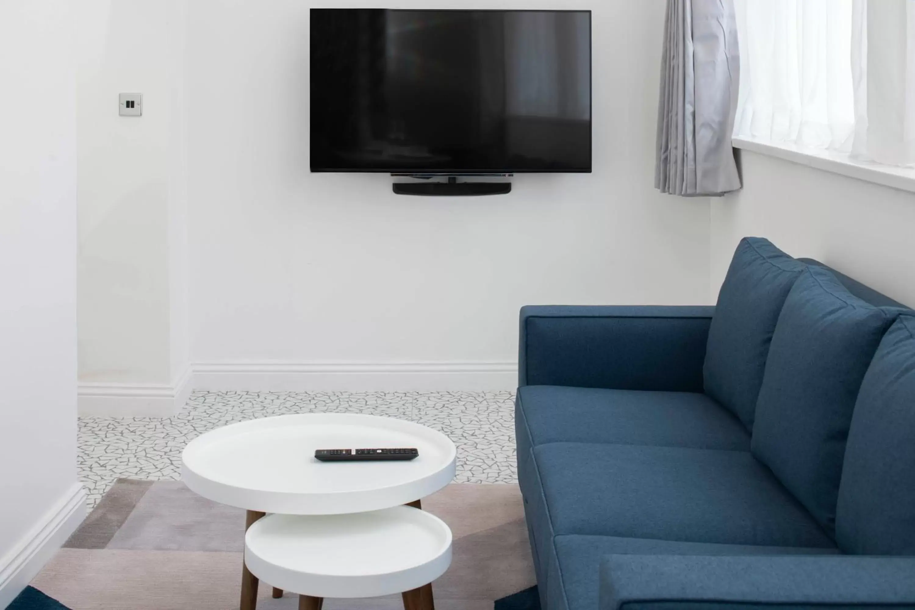 TV and multimedia, Seating Area in Trueman Court Luxury Serviced Apartments