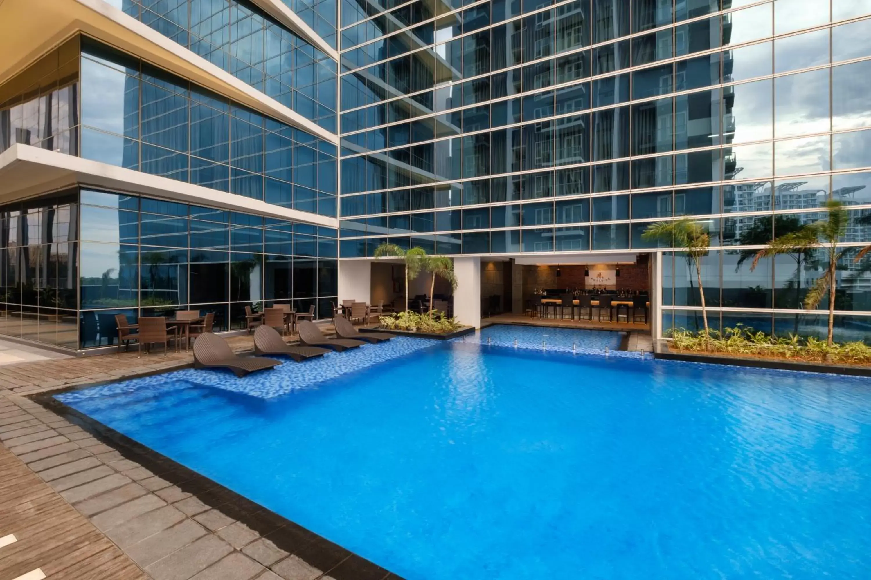 , Swimming Pool in Savoy Hotel Mactan