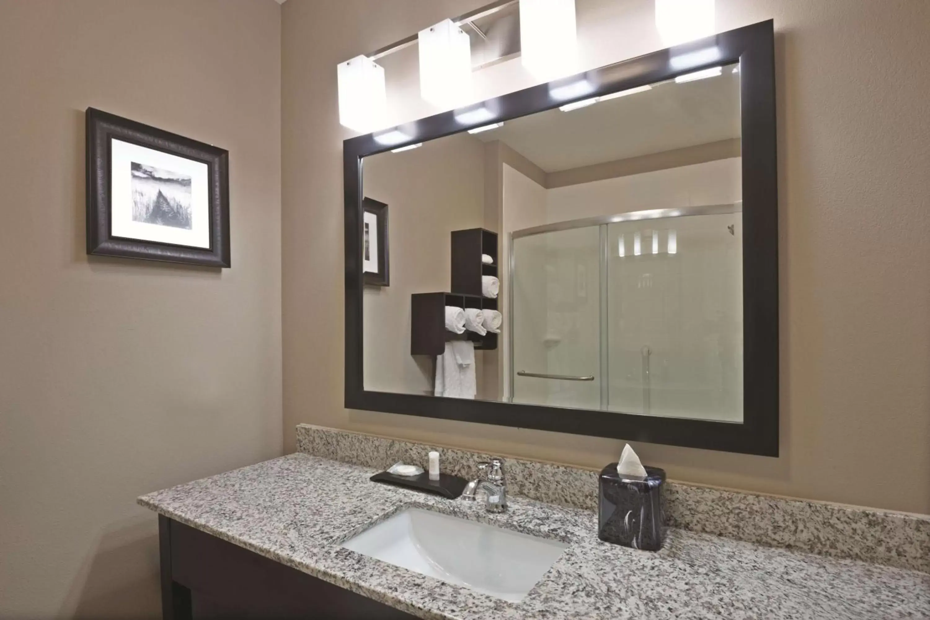 Bathroom in La Quinta by Wyndham Paducah