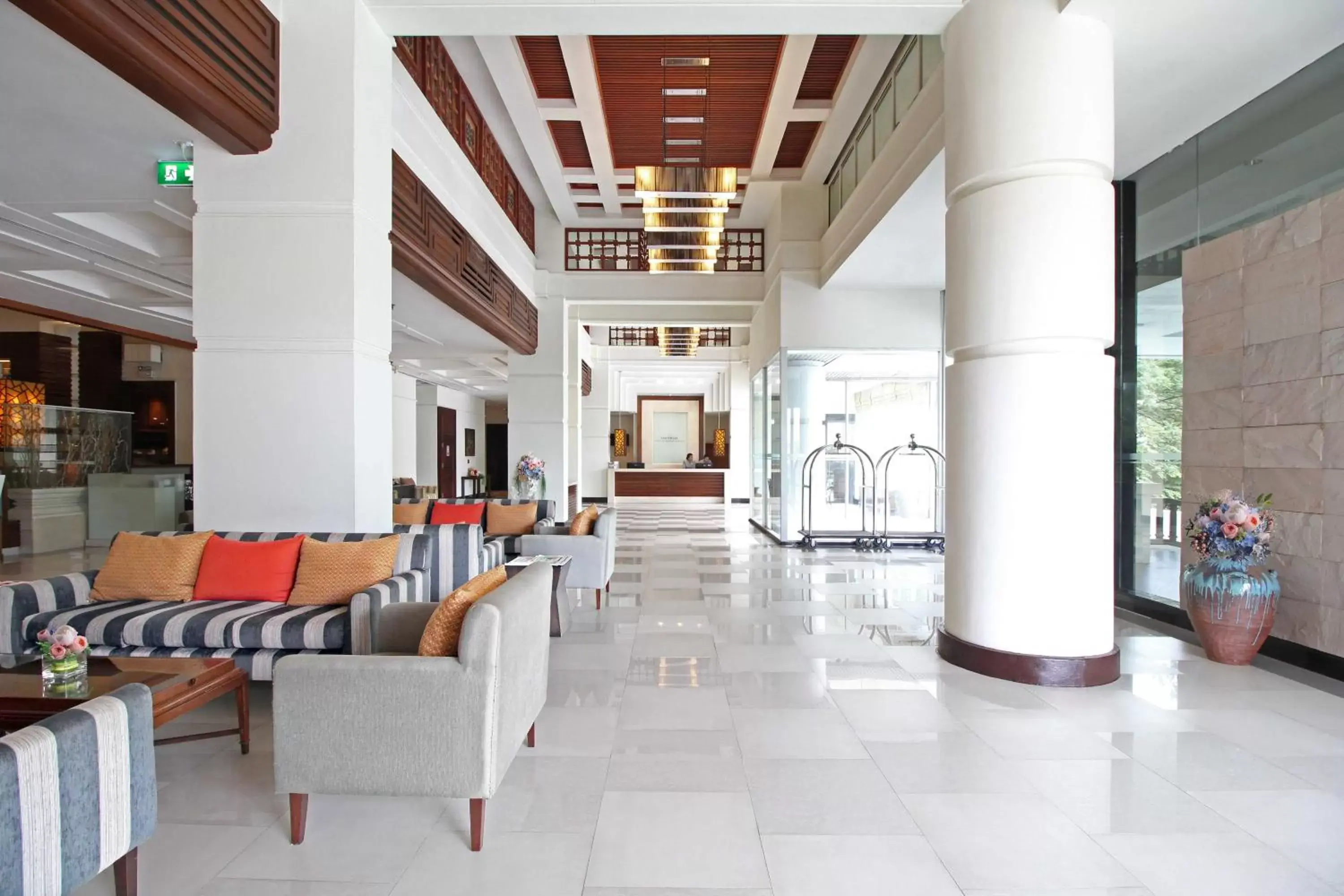 Spa and wellness centre/facilities, Lobby/Reception in The Imperial Hotel & Convention Centre Korat