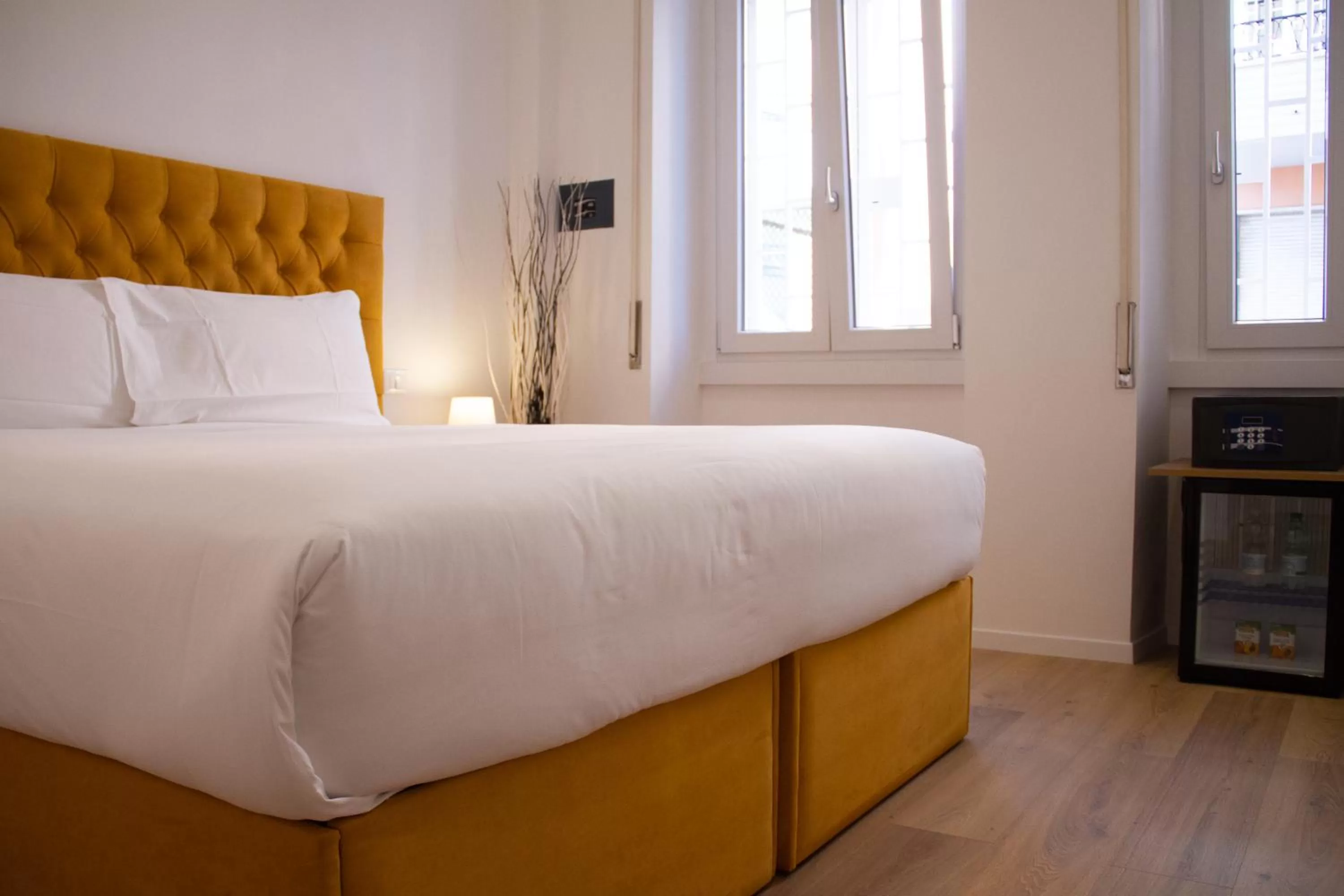 Bedroom, Bed in Michelangelo Vatican Rooms