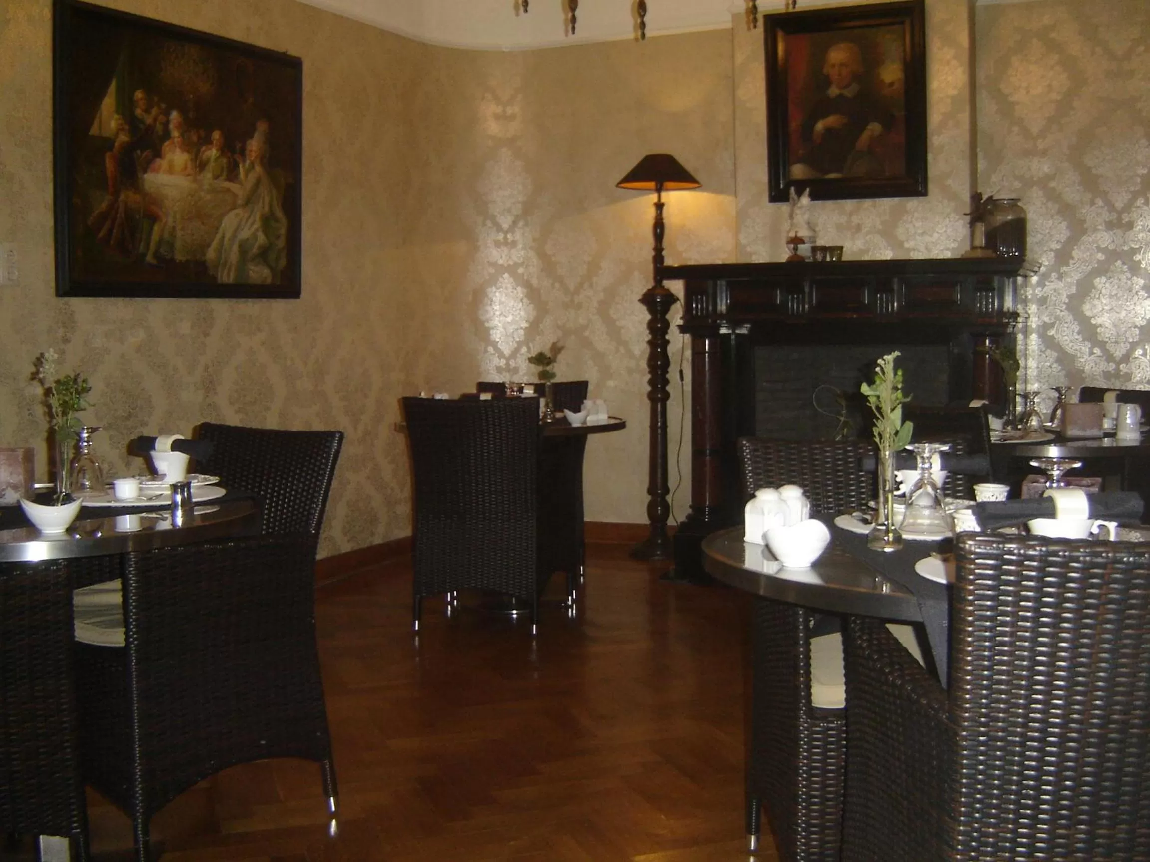 Restaurant/places to eat in B&B The Baron