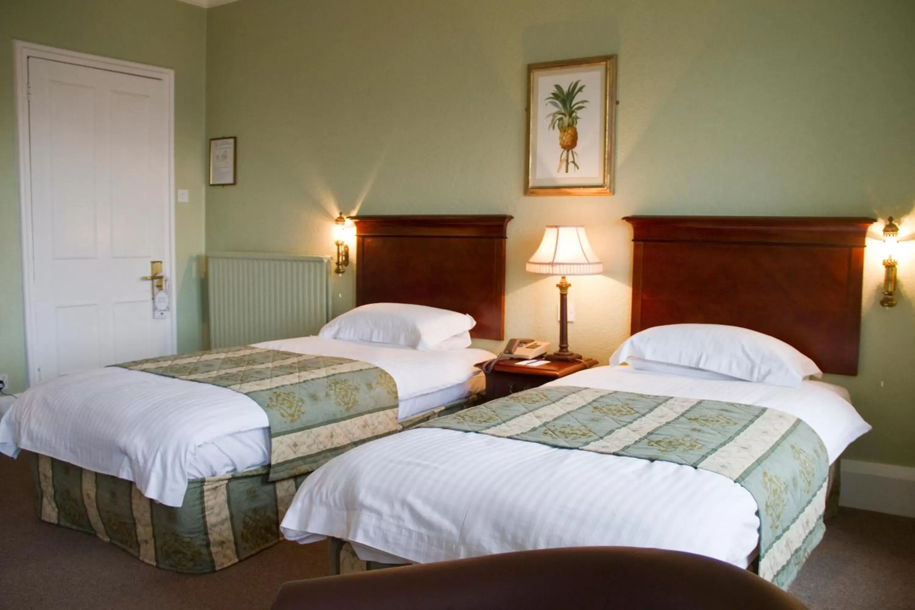 Bedroom, Bed in Duke Of Cornwall Hotel