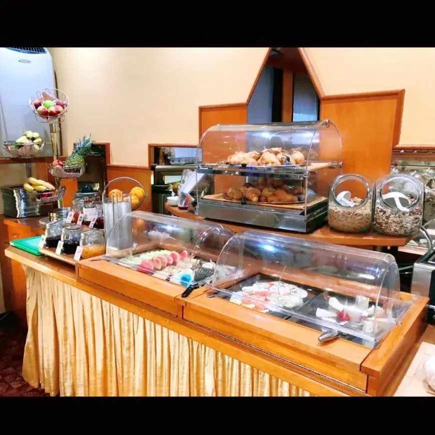 Buffet breakfast in Hotel Aragia