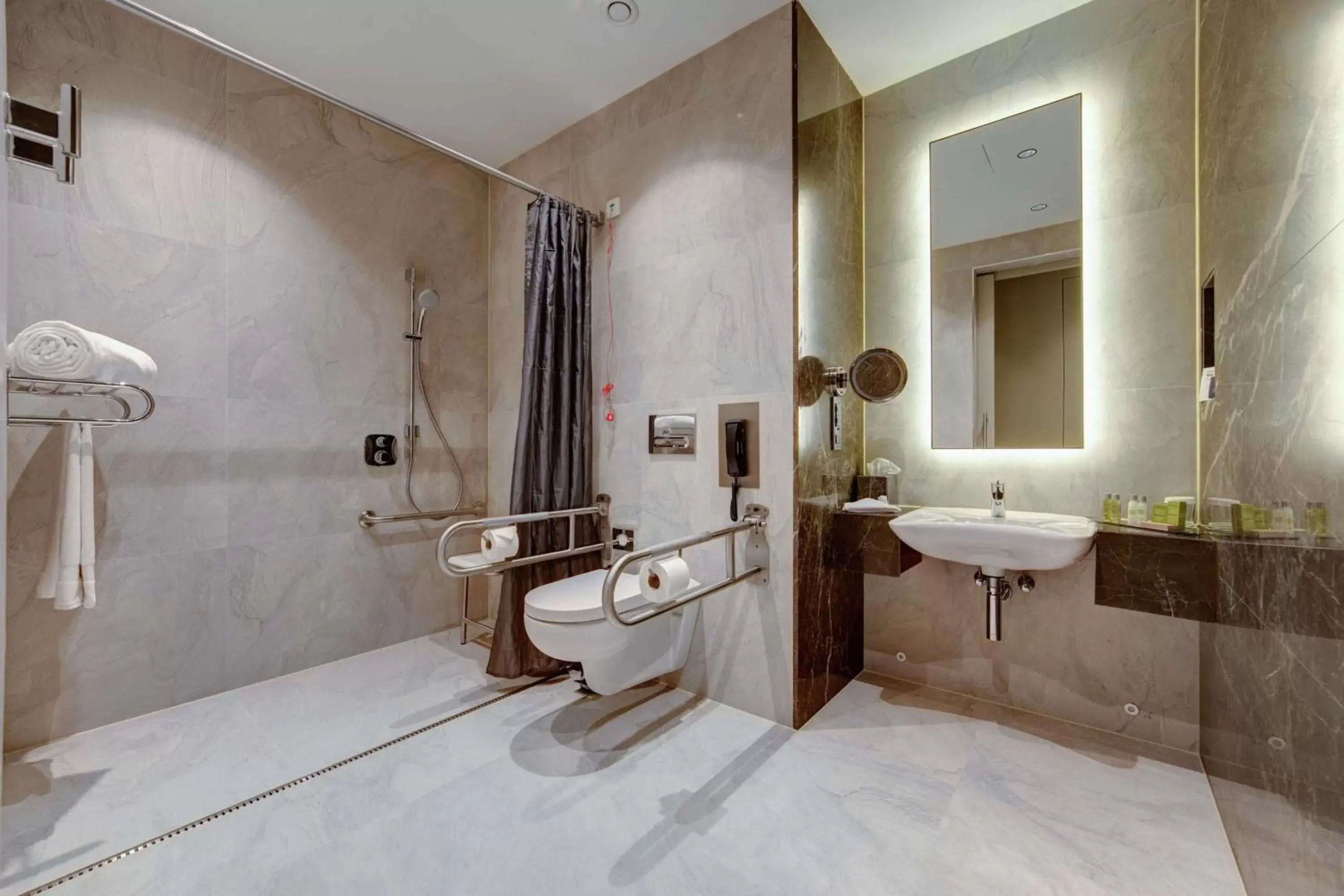 Bathroom in DoubleTree by Hilton Adana Bathroom in DoubleTree by Hilton Adana