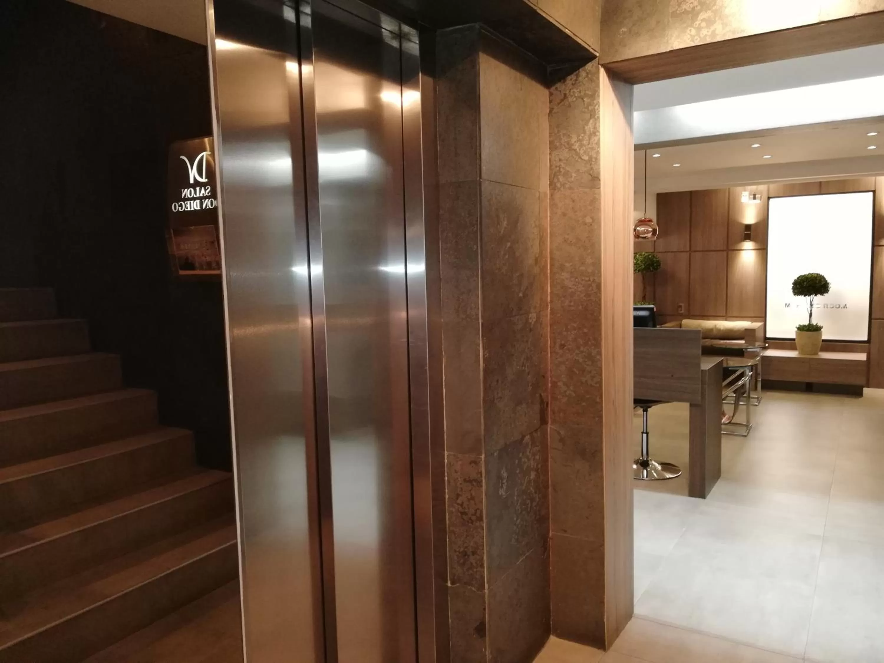 elevator in Hotel Diego de Velazquez