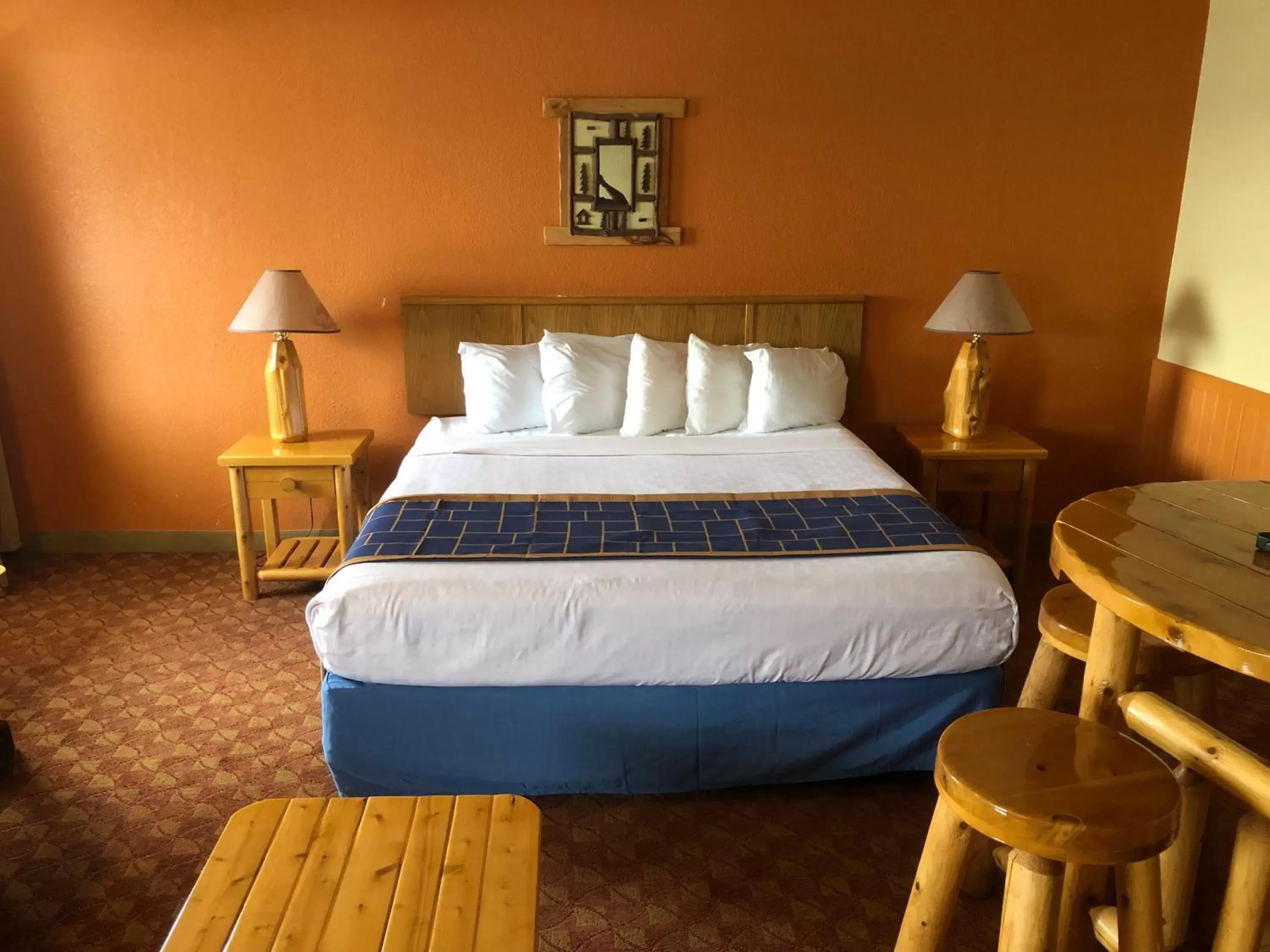 Bedroom, Bed in Days Inn & Suites by Wyndham Stevens Point