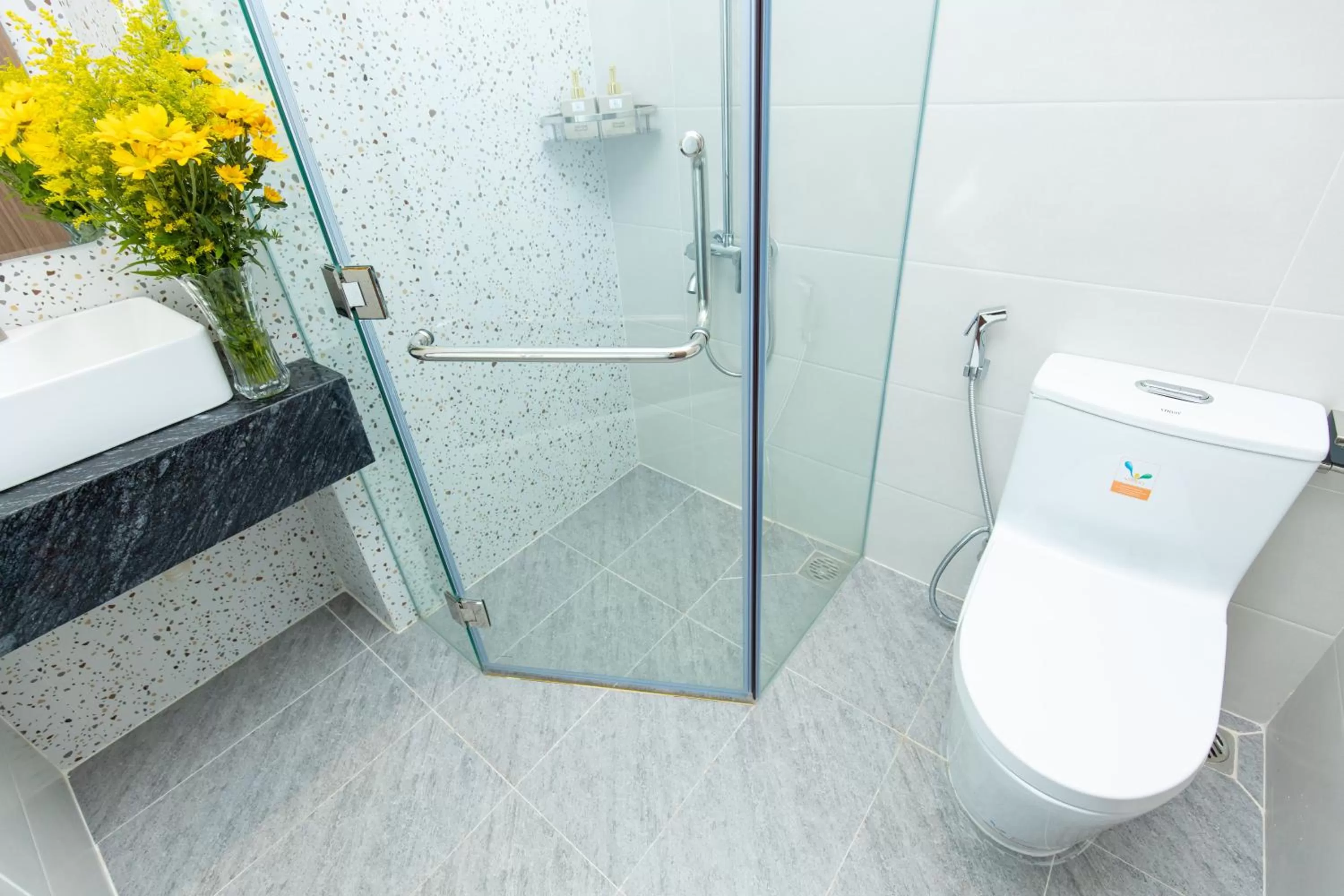 Shower in BOBO Boutique Hotel