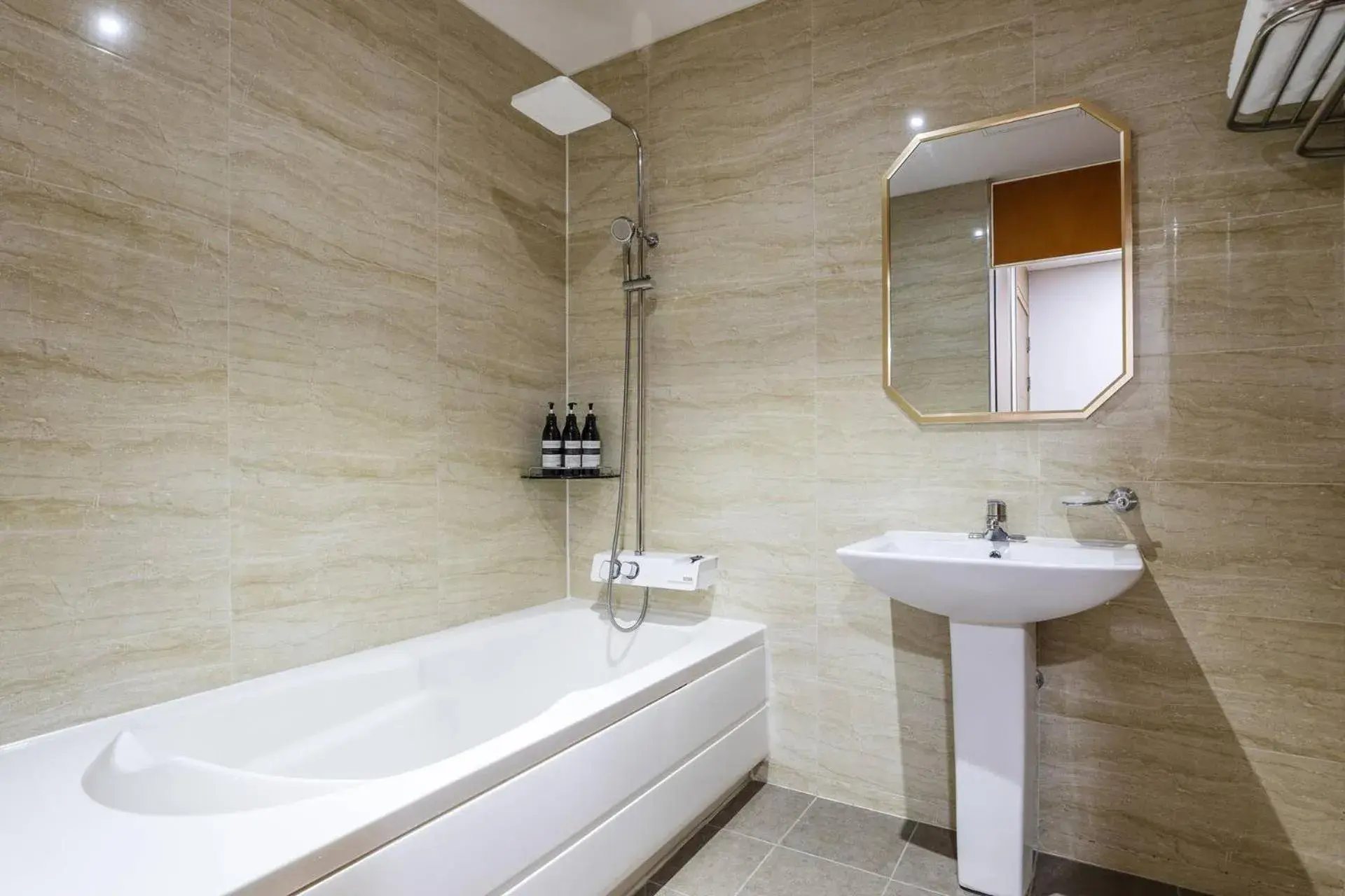 Bathroom in Central Plaza Suwon Hotel