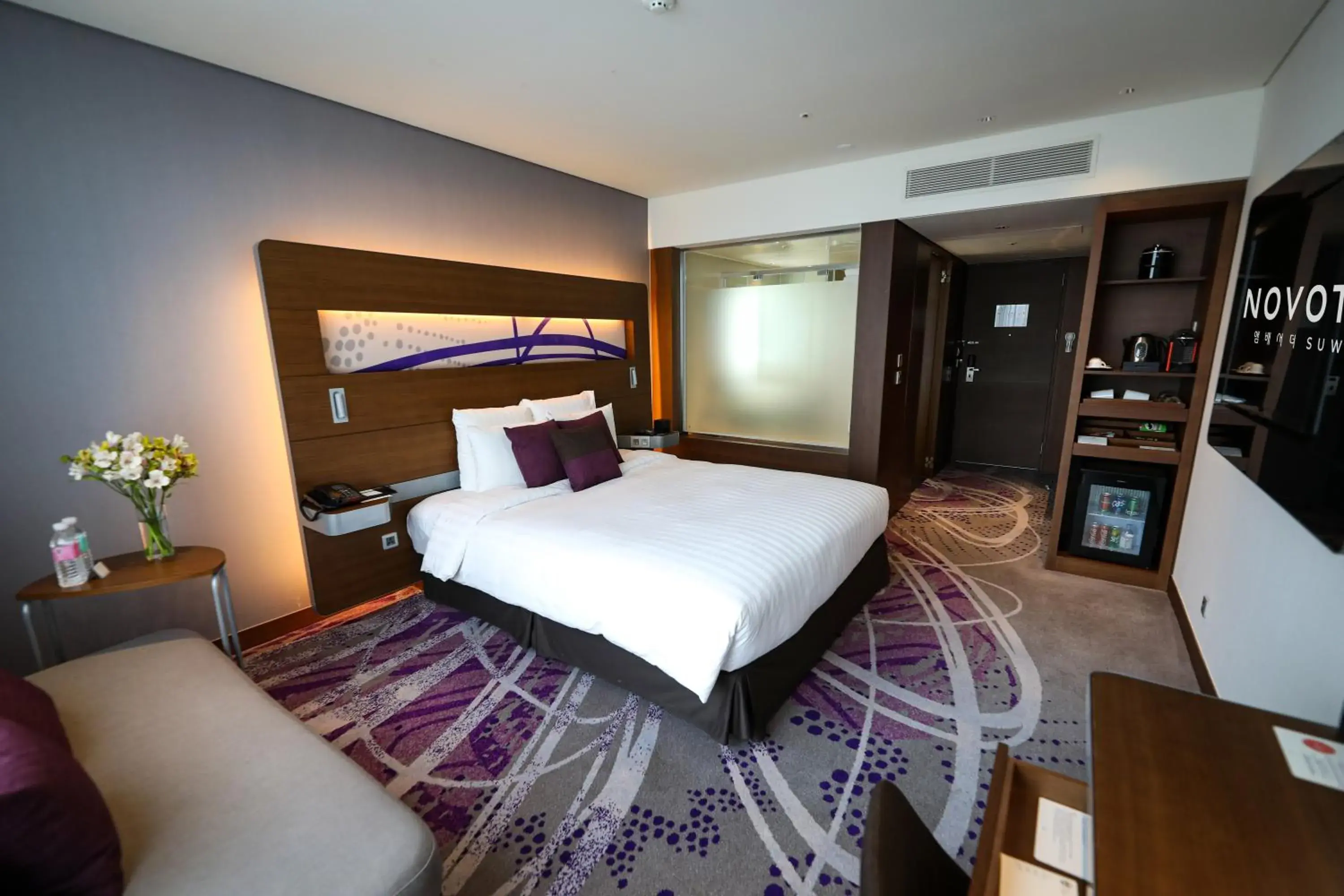 Bed in Novotel Ambassador Suwon Hotel