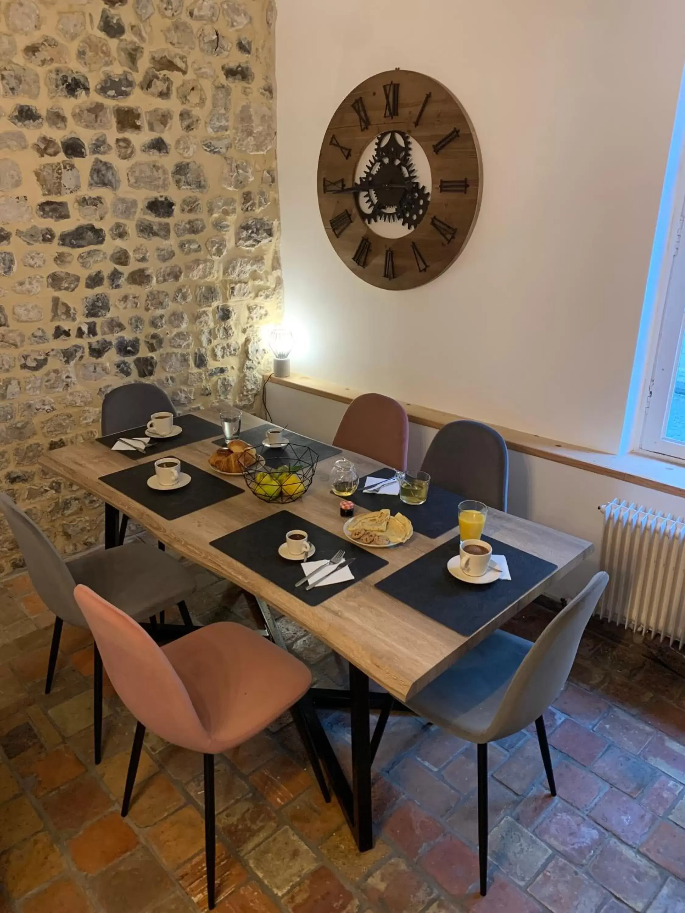 Breakfast, Restaurant/Places to Eat in L'Ecole des Demoiselles