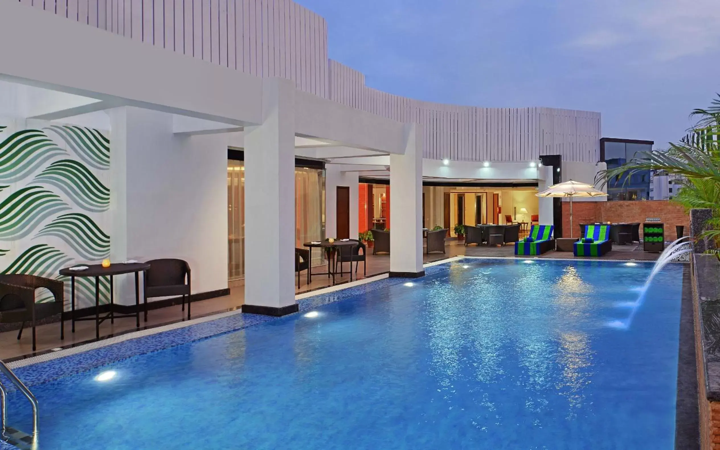 Swimming pool in Fortune Park BBD, Lucknow - Member ITC Hotels' Group Swimming pool in Fortune Park BBD, Lucknow - Member ITC Hotels' Group