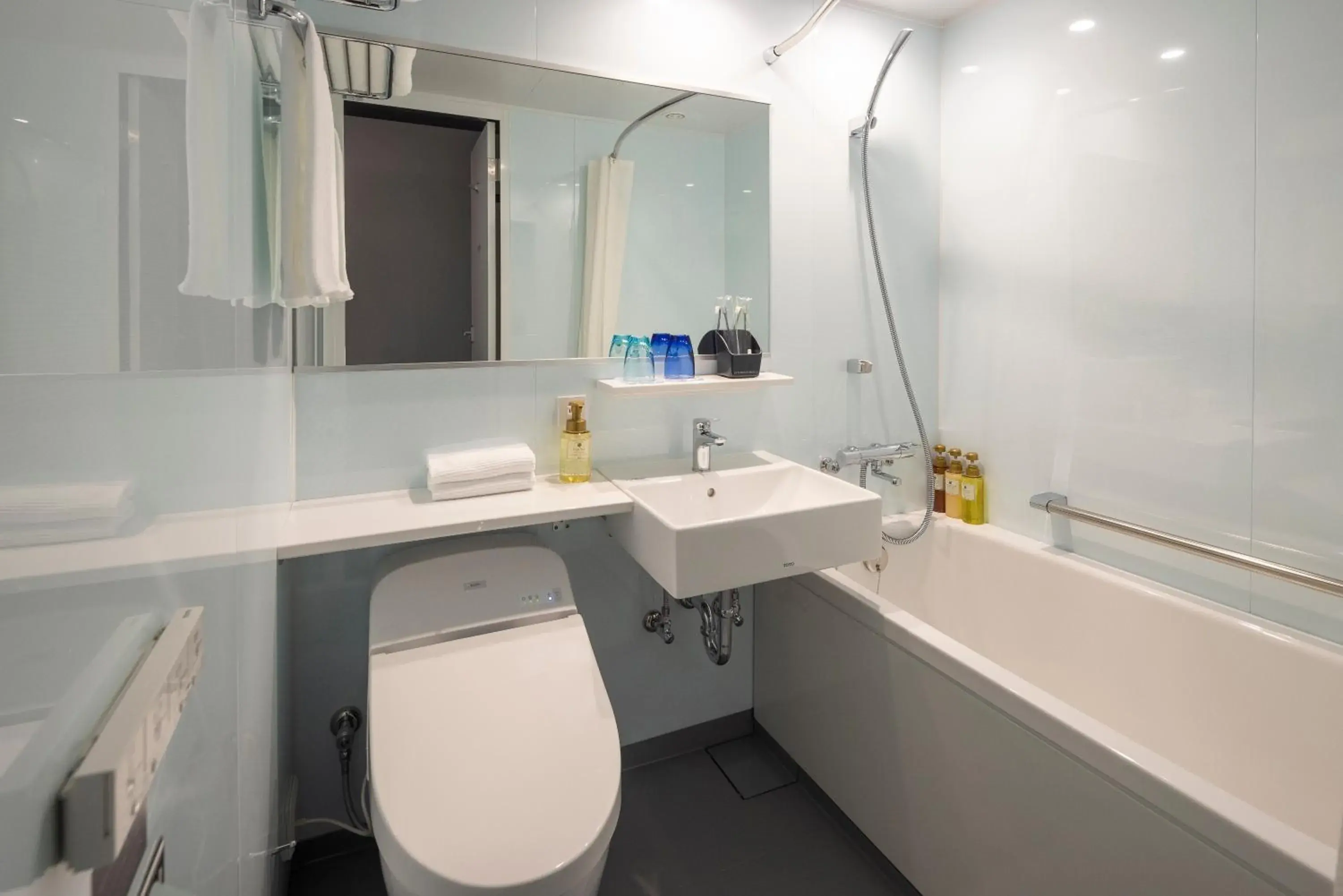 Superior Twin Room - Smoking in Hotel Intergate Osaka Umeda Superior Twin Room - Smoking in Hotel Intergate Osaka Umeda