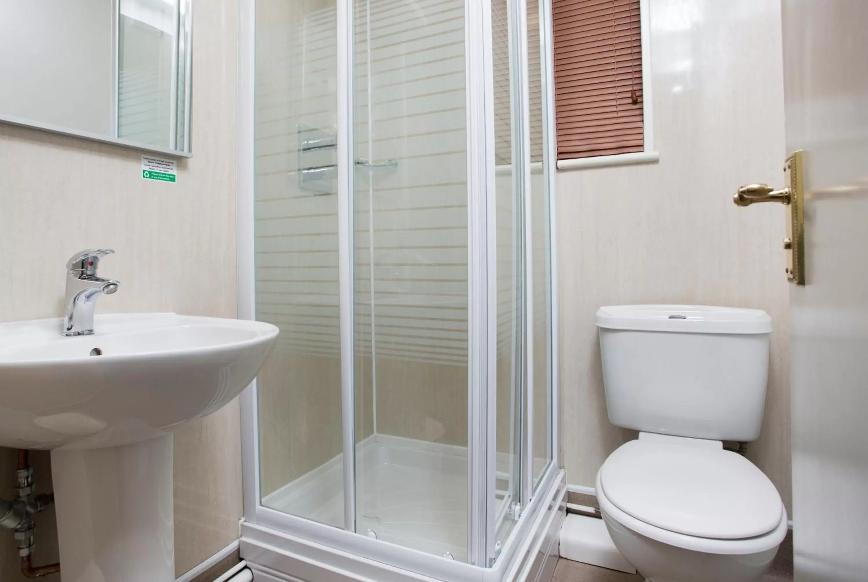 Shower, Bathroom in Breckland Lodge