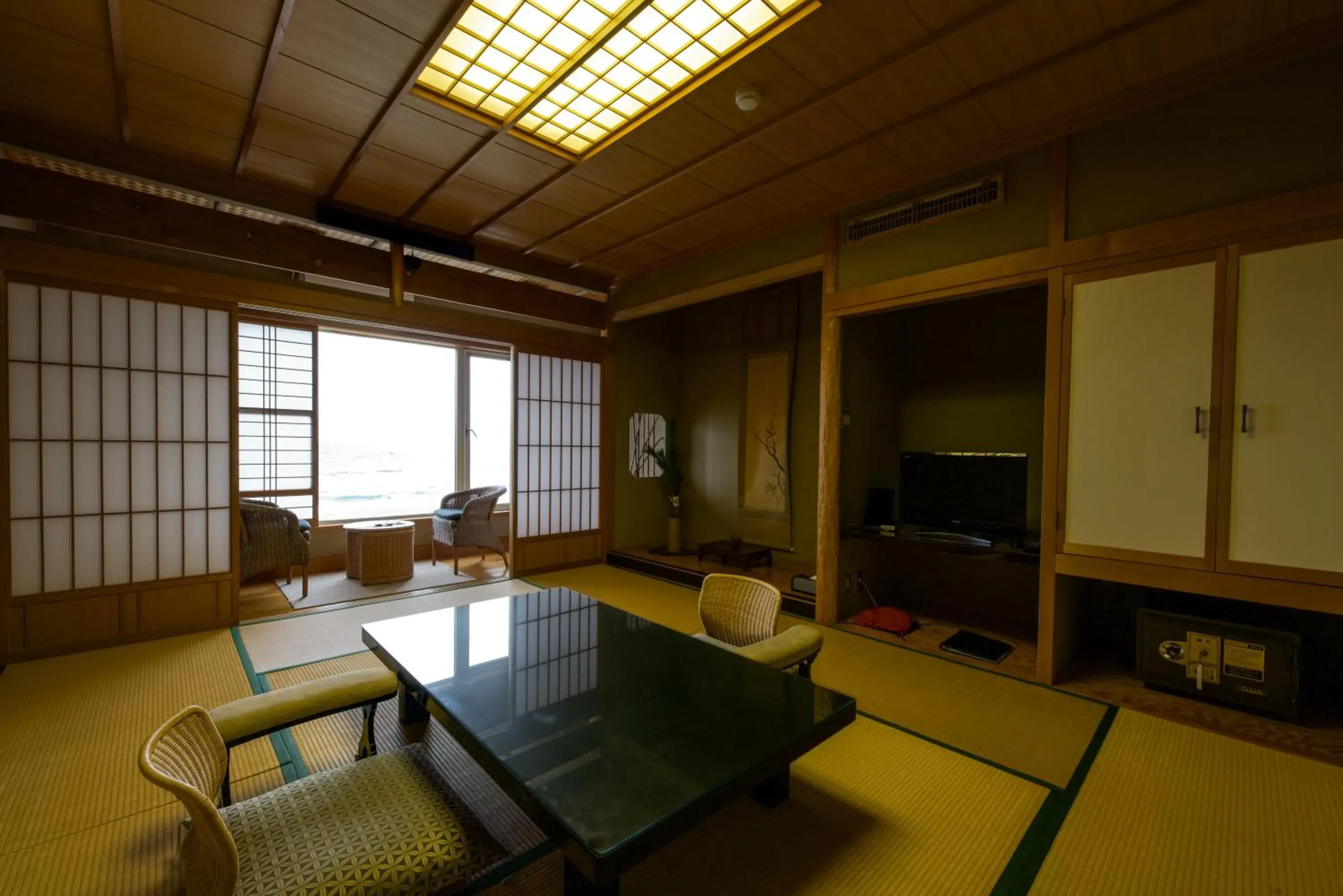 Photo of the whole room, Seating Area in Wakamatsu Hot Spring Resort