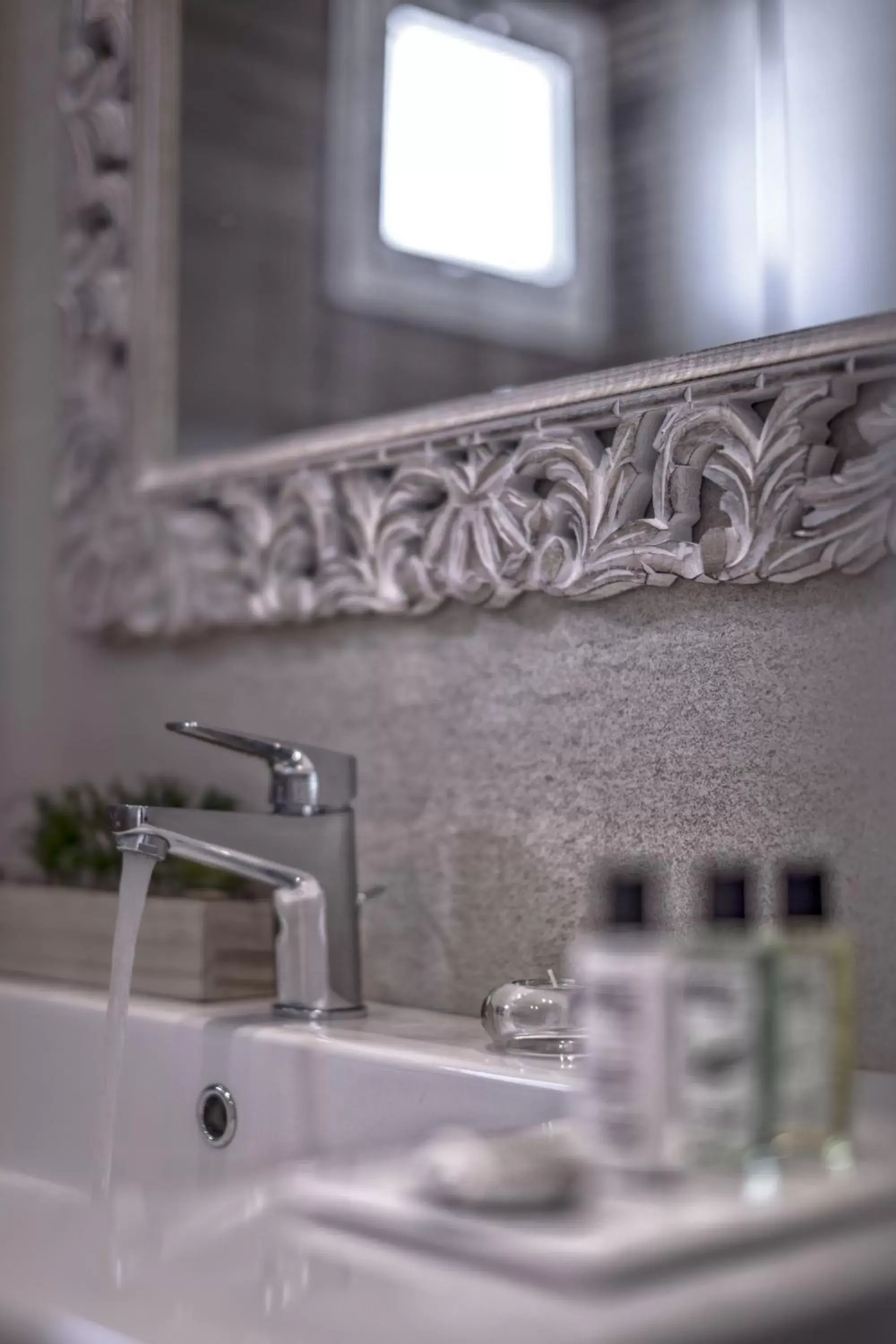 Bathroom in Litoraneo Suite Hotel