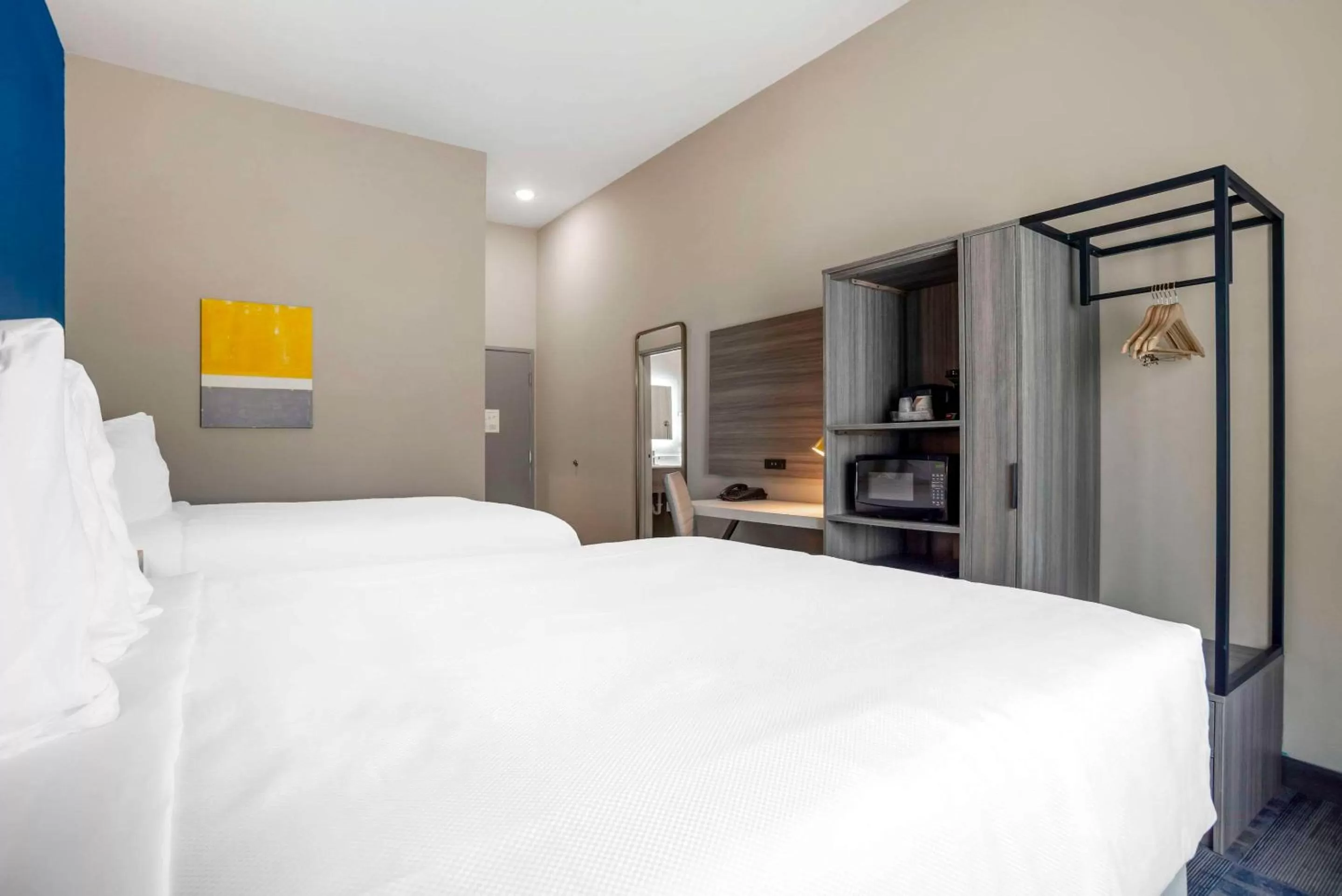 Bedroom, Bed in Comfort Inn & Suites Destin near Henderson Beach