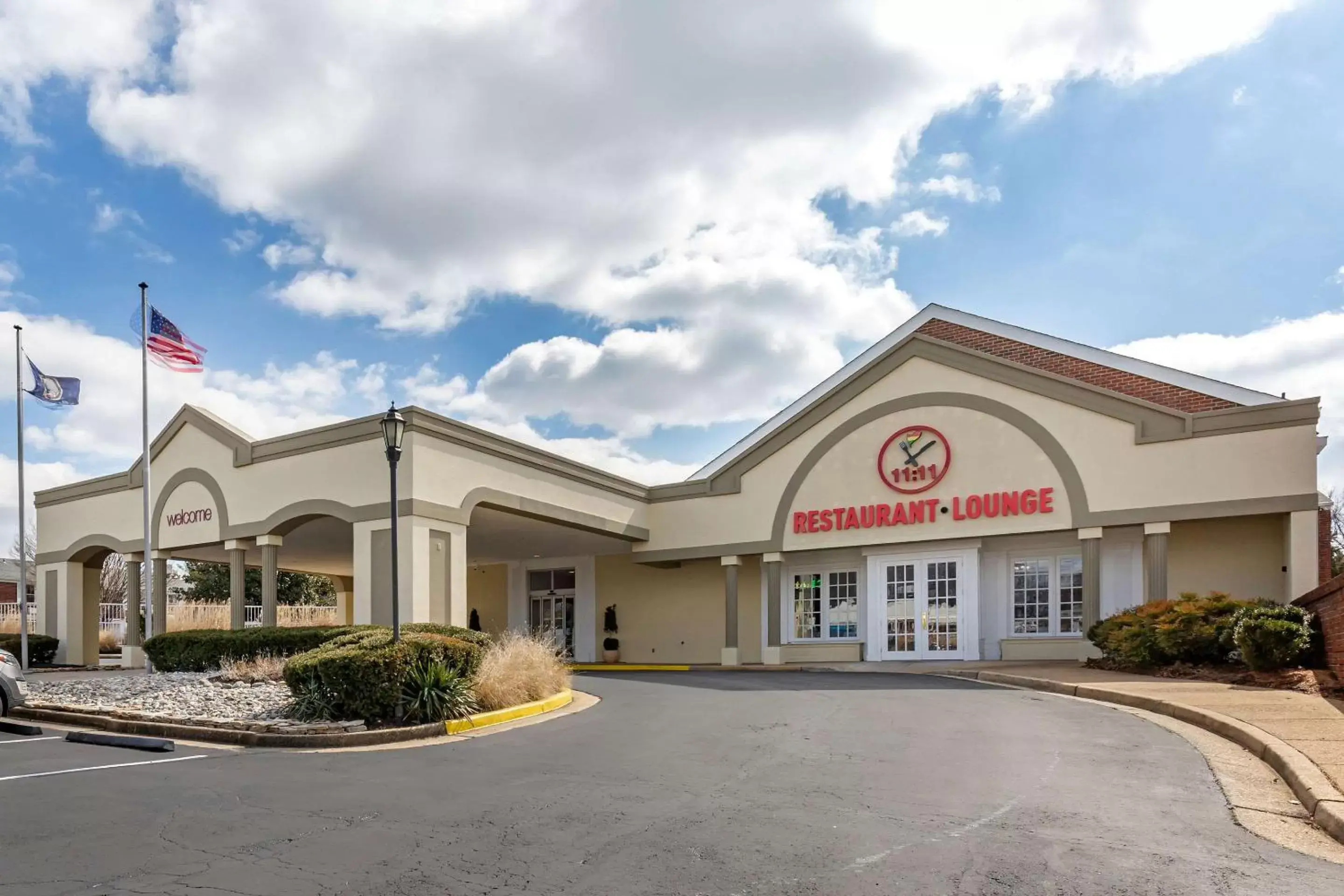 Property Building in Clarion Inn Falls Church- Arlington